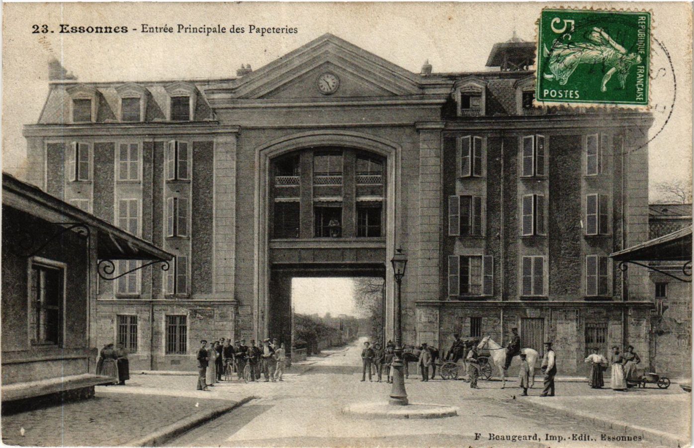 Old postcard Essonnes - main entrance to stationery (384502)