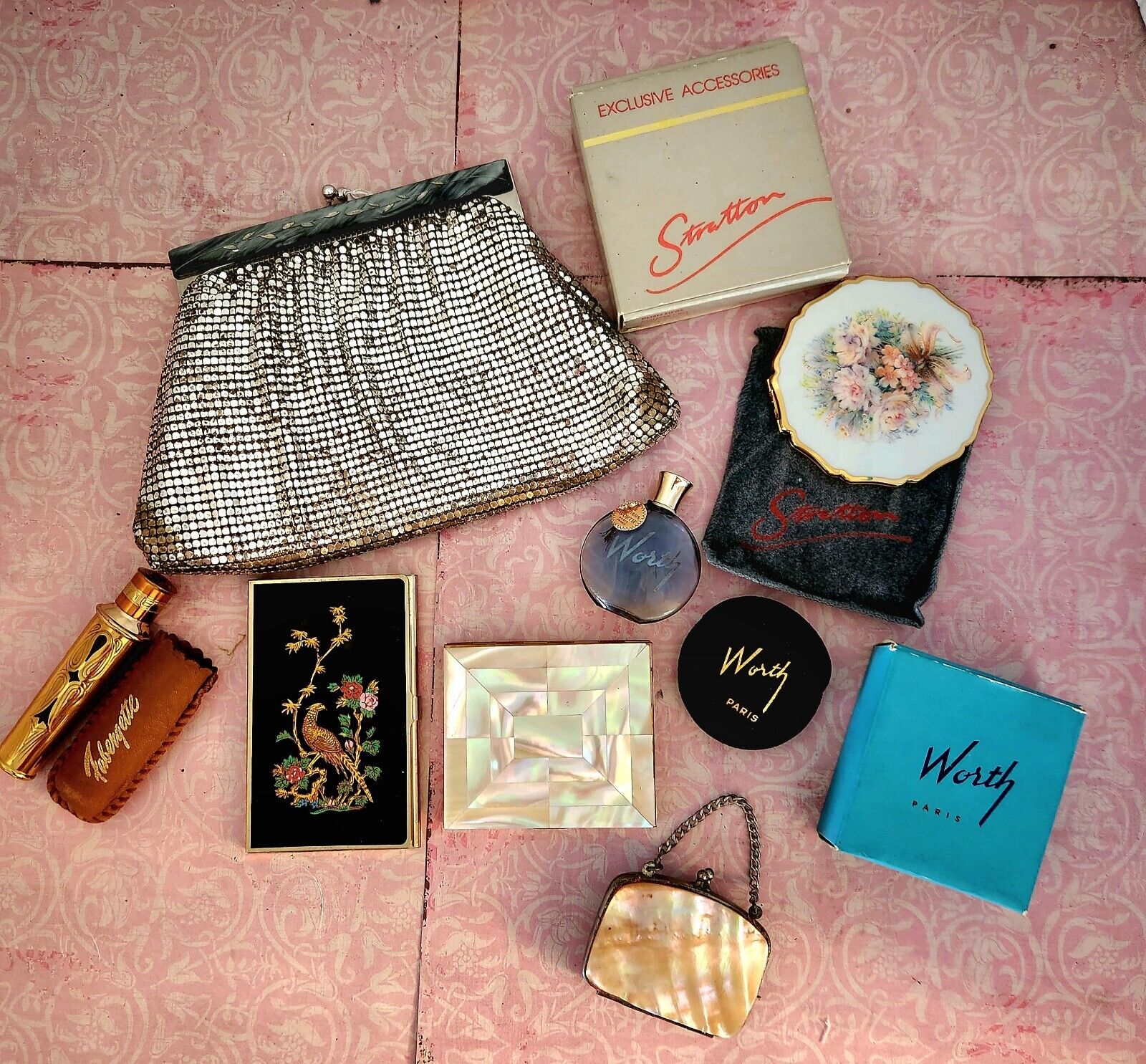 LOT OF (7) Vintage Estate Finds Perfume , Compacts, Purses,  & Card Holder
