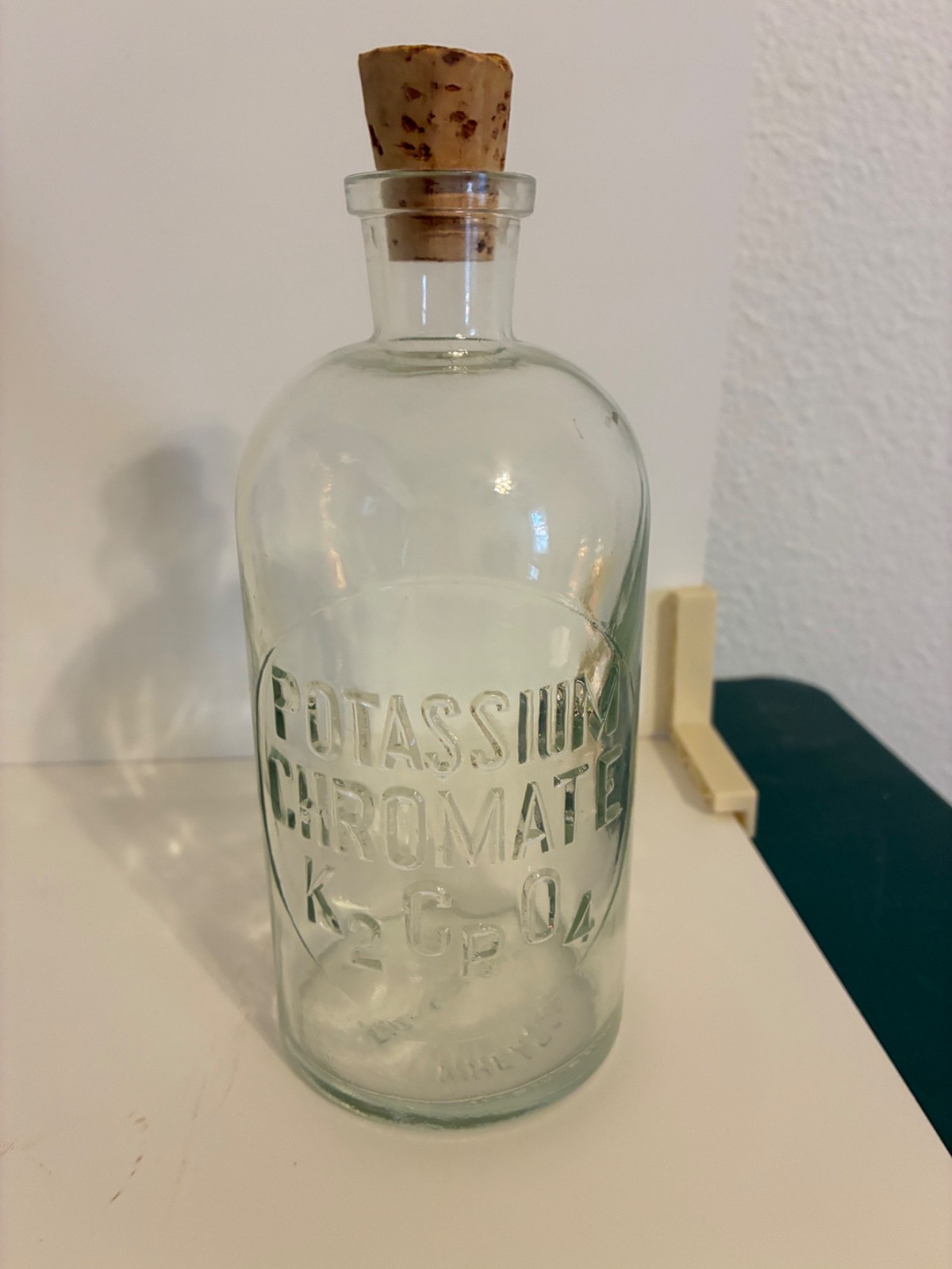 Vintage Wheaton Apothecary  Glass Bottle Potassium Bromate K2Cr04 NO-SOL-VIt USA