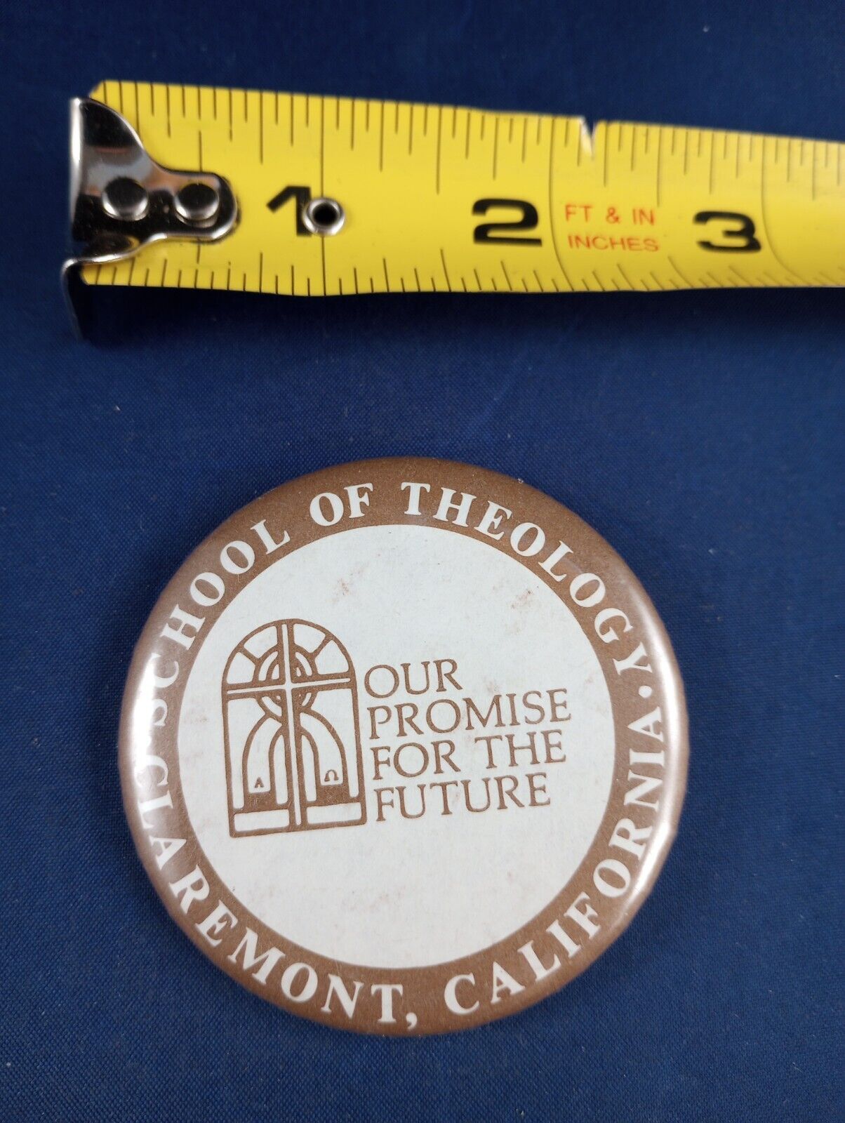 Vtg School Of Theology Claremont Pin Button Pinback    *119-Z