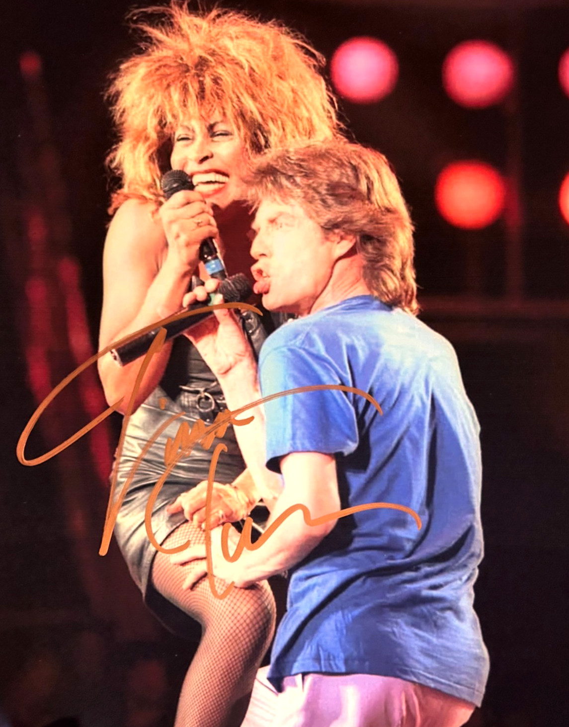 TINA TURNER  Signed 8x10\