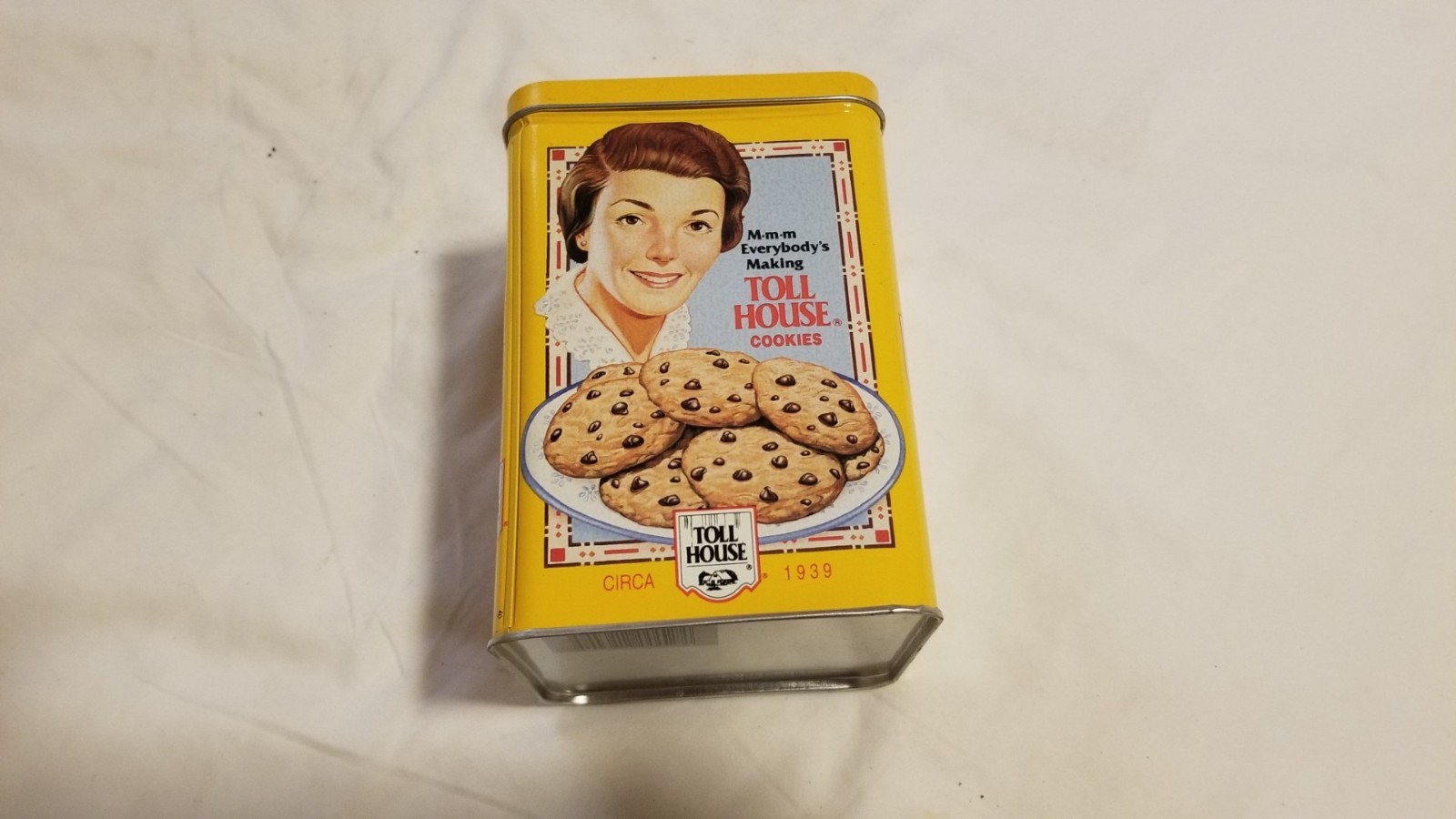 Nestle Toll House Cookies Collector Yellow Metal Tin 1939 1942 1954 Vintage