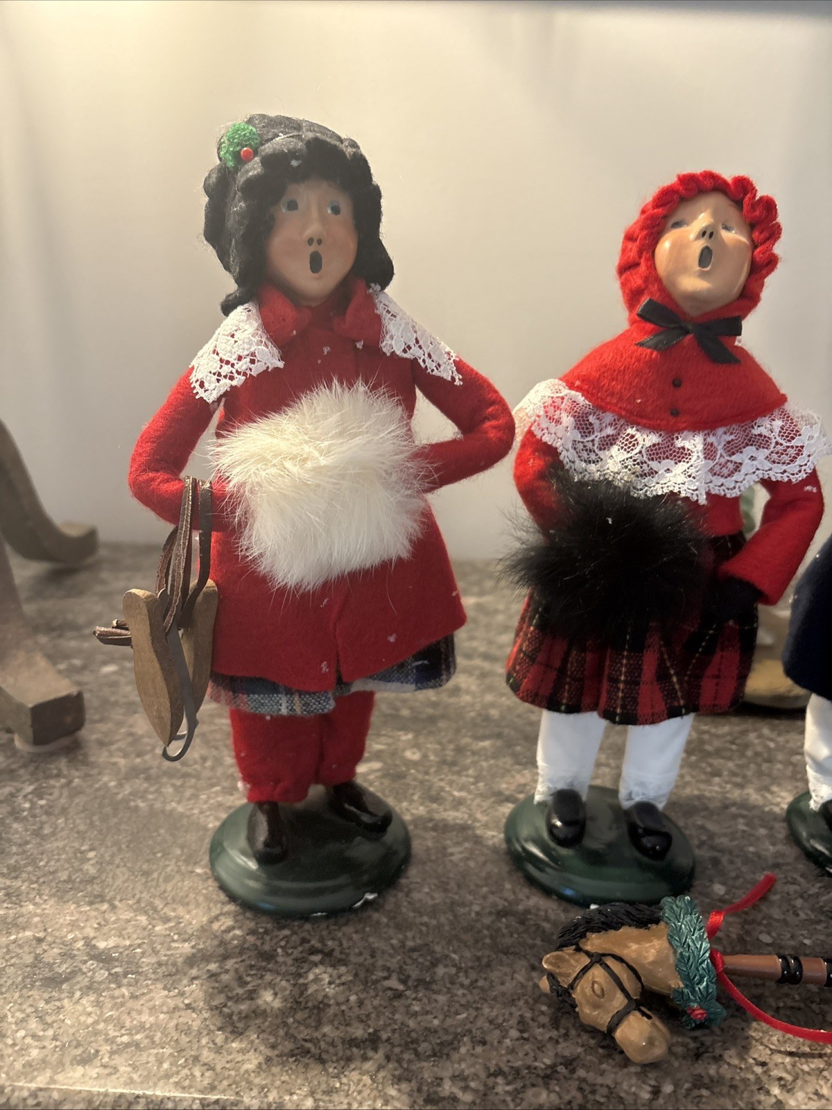 Byers Choice Christmas Carolers Lot Of 4