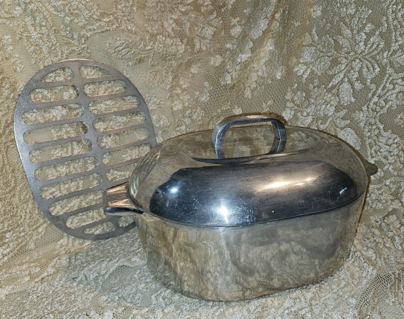 Vintage Wagner Ware Aluminum Oval Roaster 8 Qt Magnalite with Lid And Trivet