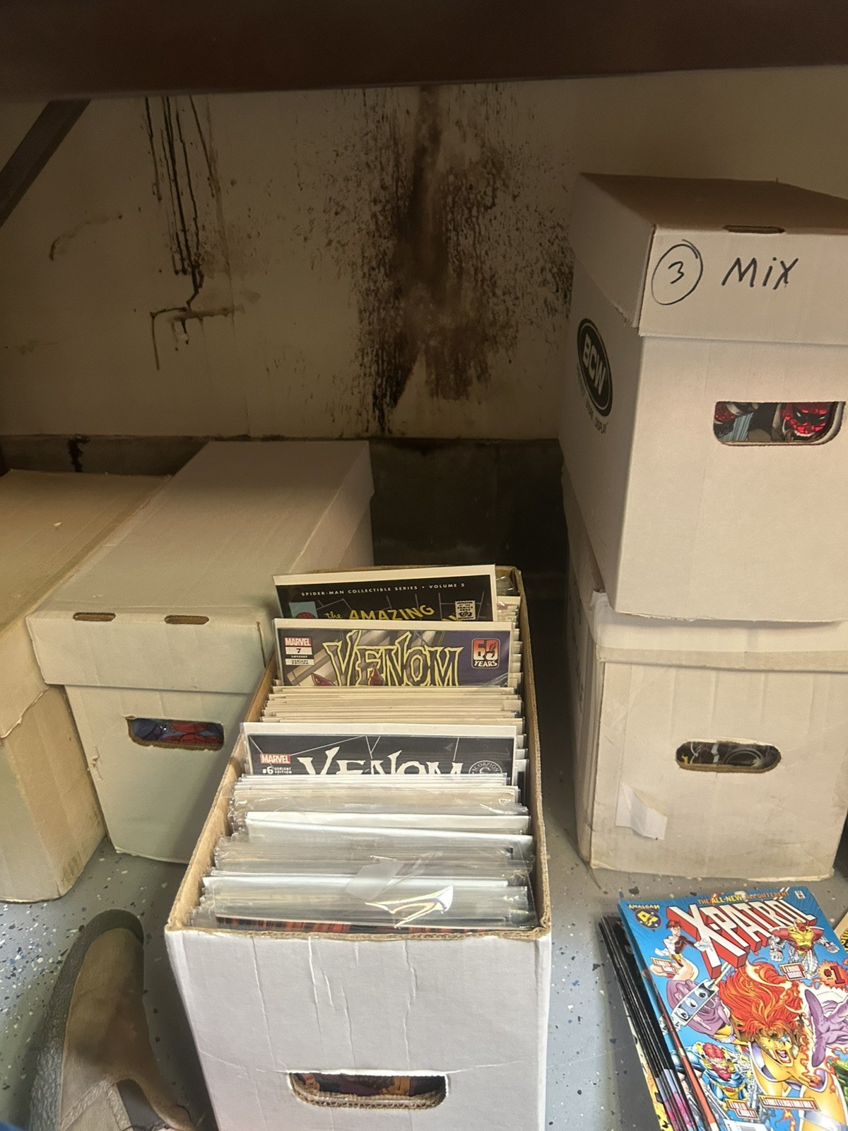 Comic Collection Of40000 Comics Lots Of 75 Comics DC ONLY Batman Superman Titans