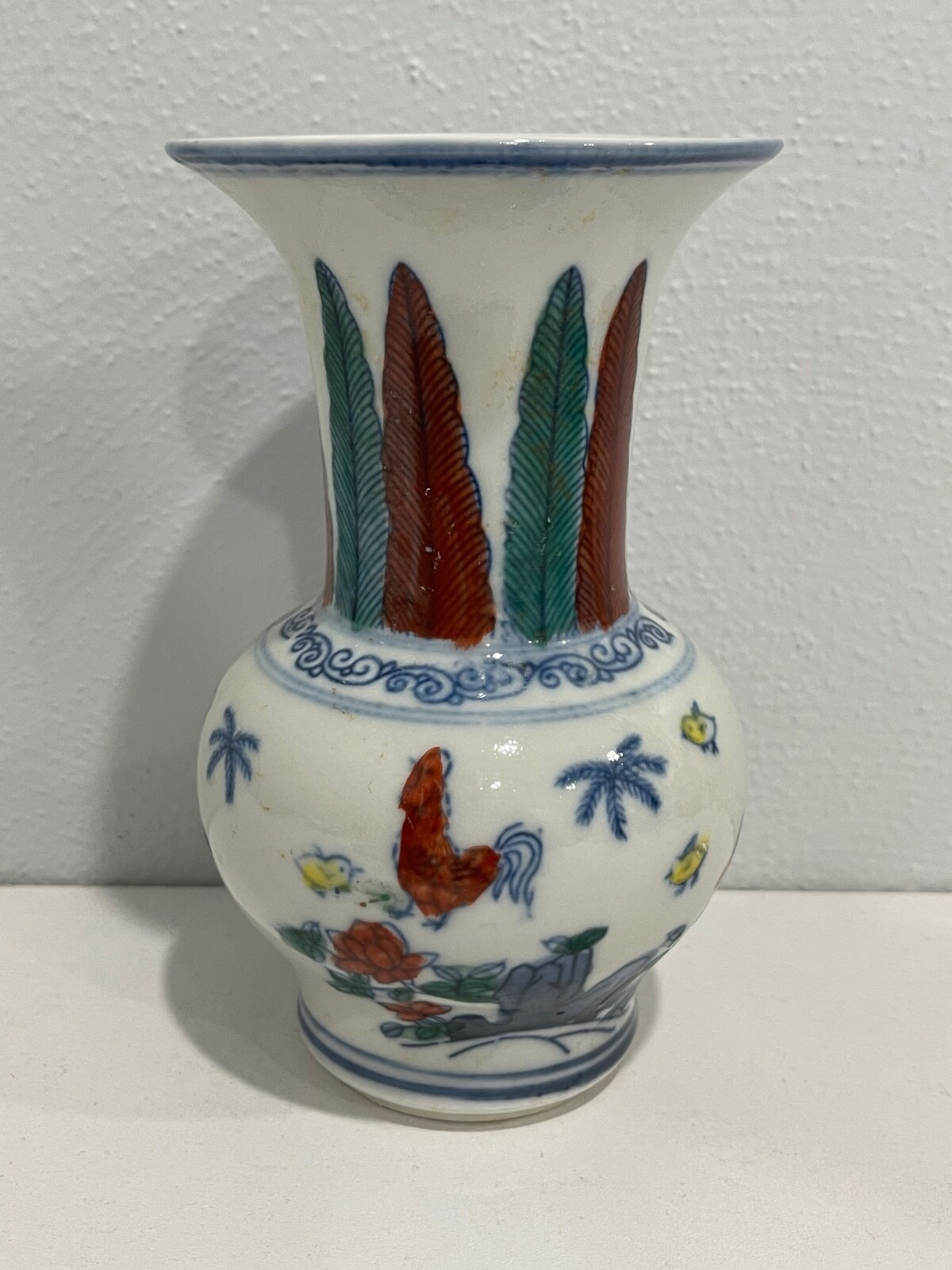 Chinese Unknown Age Doucai Porcelain Vase w/ Chickens Decoration Chenghua Mark Chinese Unknown Age Doucai Porcelain Vase w/ Chickens Decoration Chenghua Mark