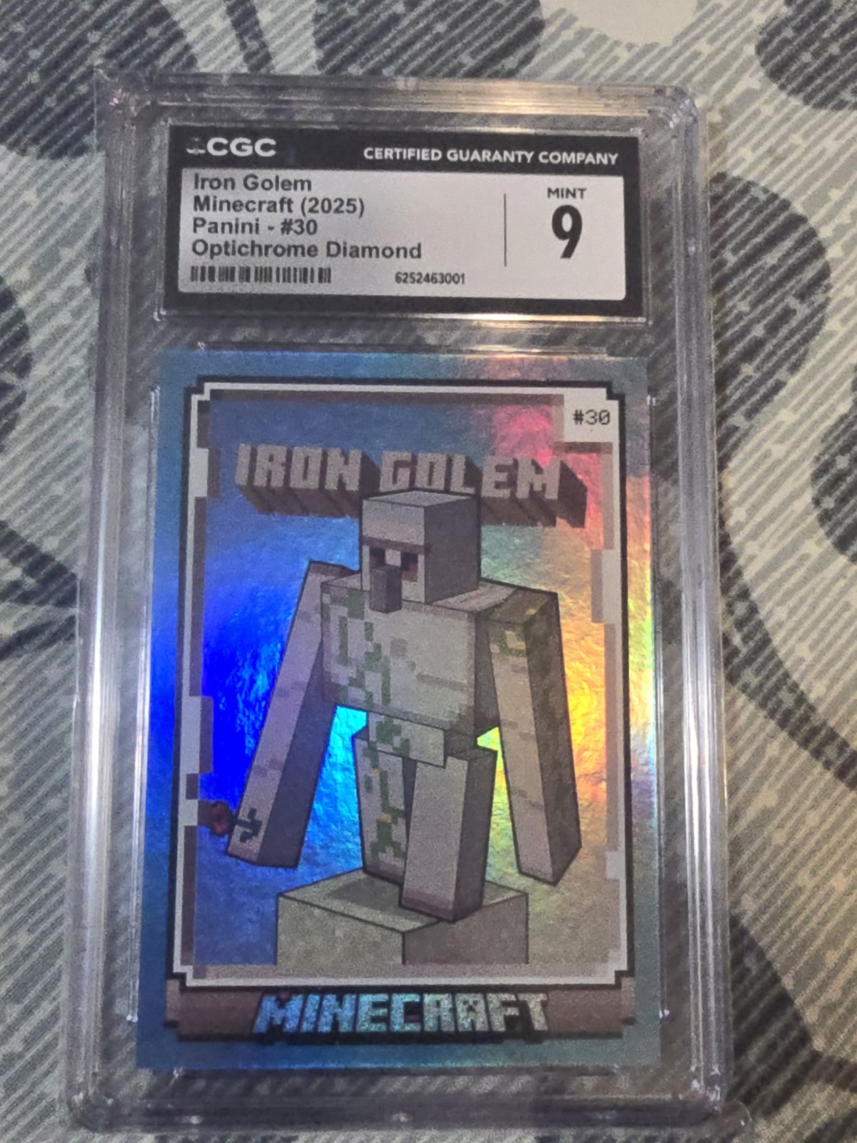 Panini 2025 Minecraft Iron Golem #30 Optichrome Diamond CGC 9 Card 6/10
