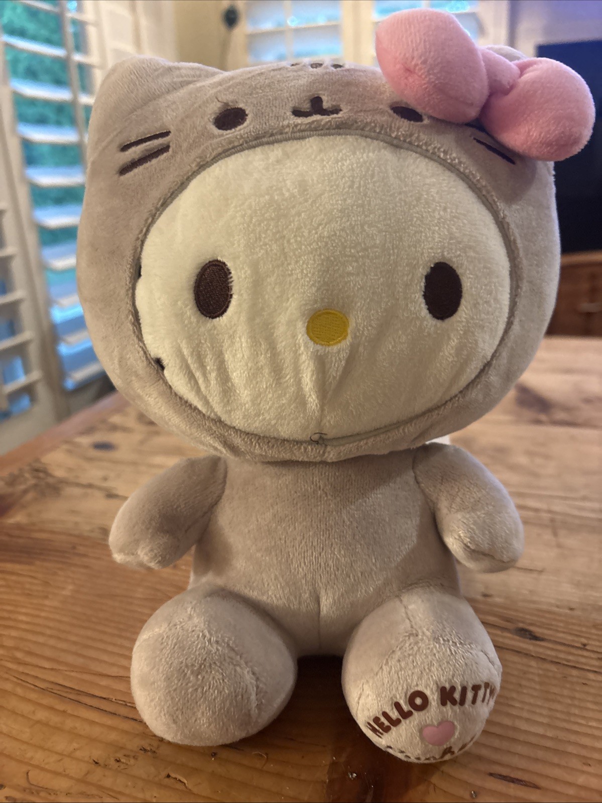 Hello Kitty x Pusheen Plush 9\