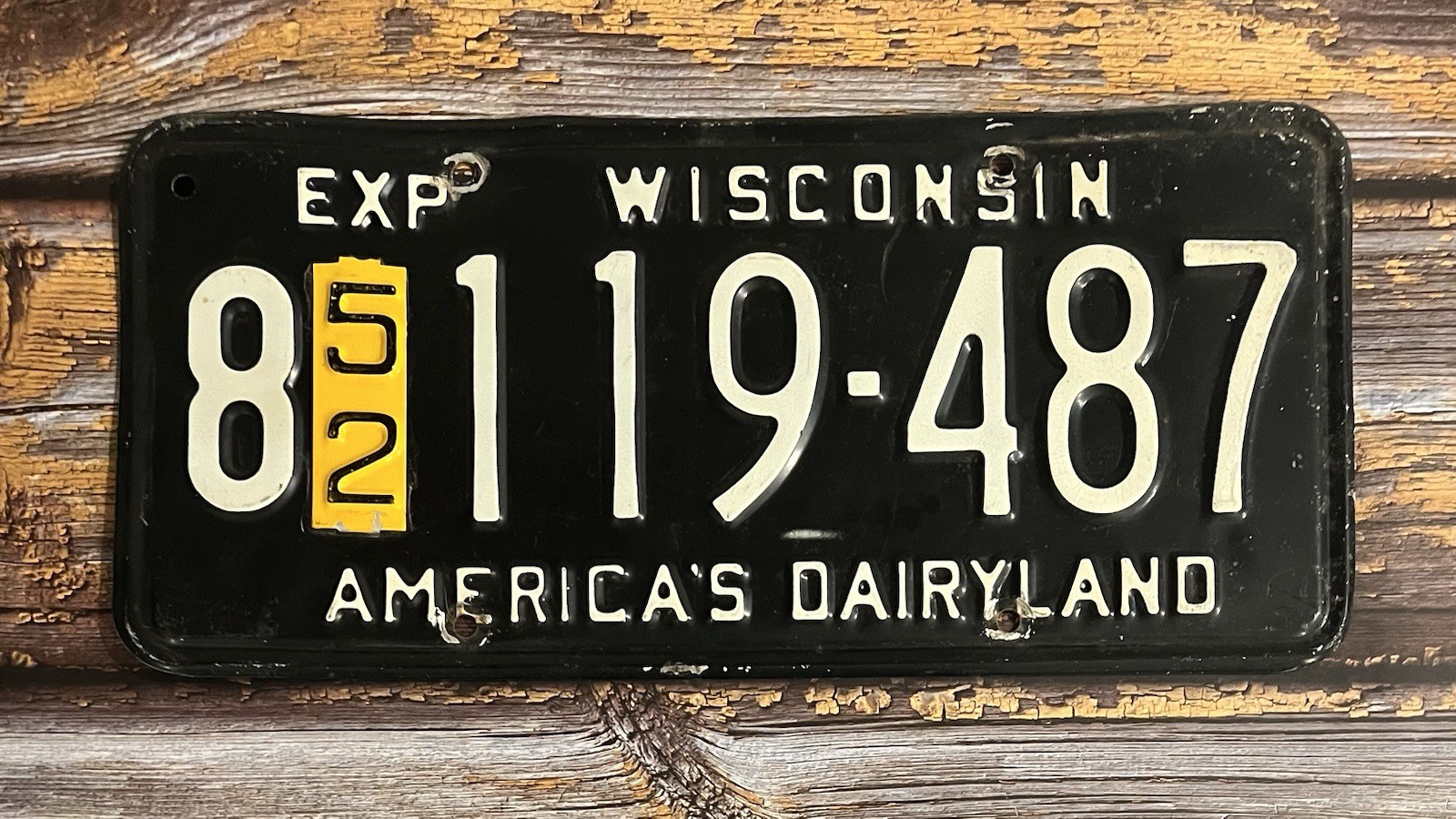 1952 Wisconsin License Plate w/ Tab 119-487