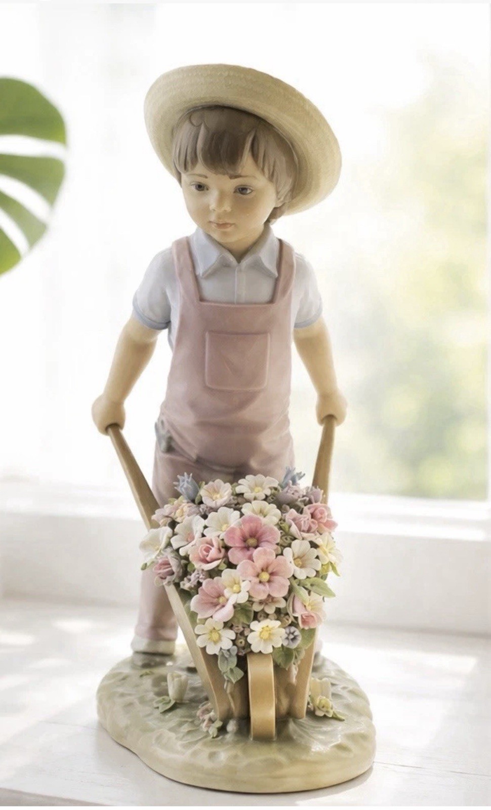 LLADRO FIGURINE - LITTLE GARDENER #1283 - BOY WITH WHEELBARROW - Mint Condition.