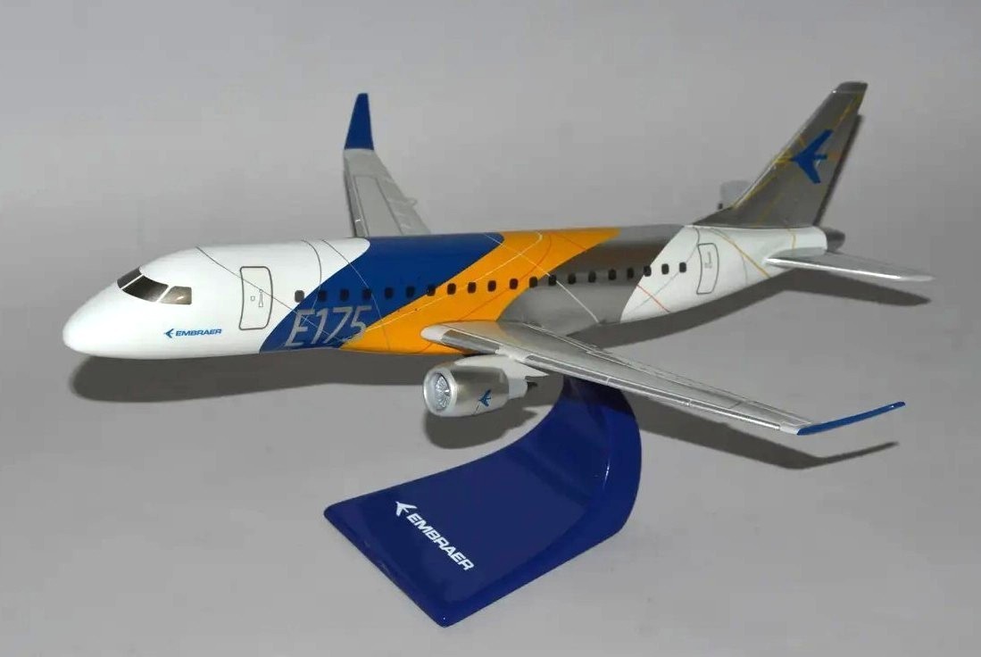 Embraer E-175 House Livery Colors Desk Top Display Jet Model 1/72 SC Airplane