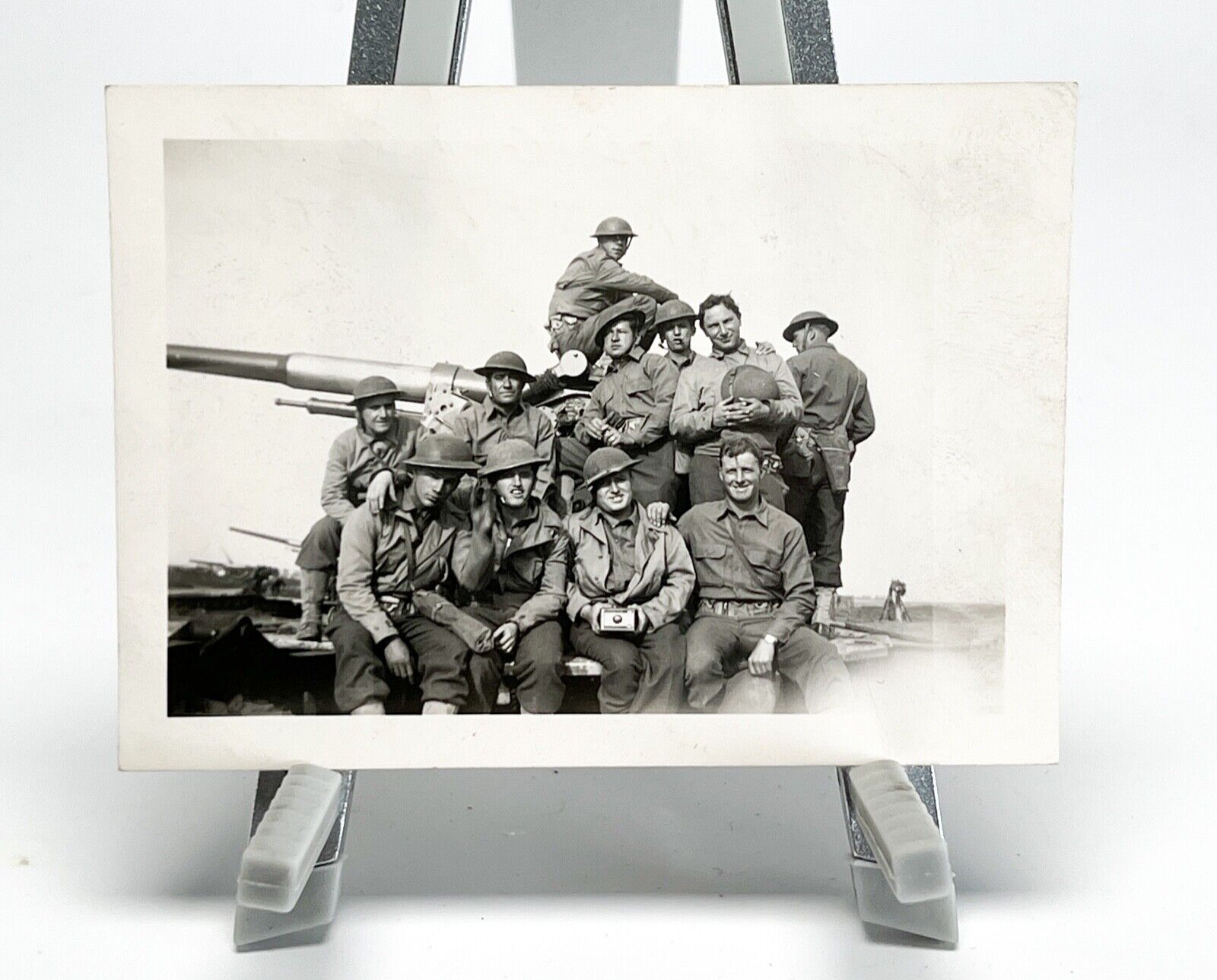 1942 WW2 Photo U.S. Gun Artillery Crew
