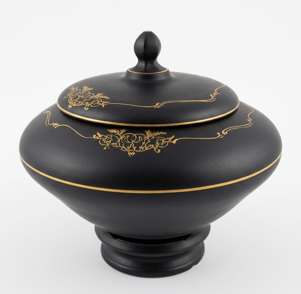 Vintage Mid Century Neoclassical Italian Tole Black & Gold Lidded Urn.