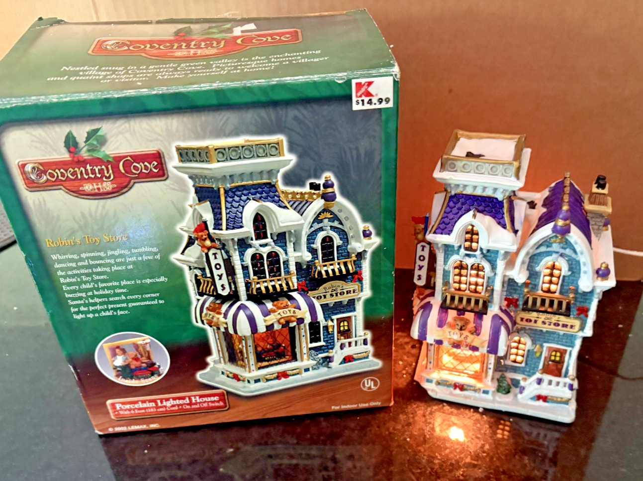 Vintage 2002 Lemax Coventry Cove Robin’s Toy Store Christmas village in box Vintage 2002 Lemax Coventry Cove Robin’s Toy Store Christmas village in box