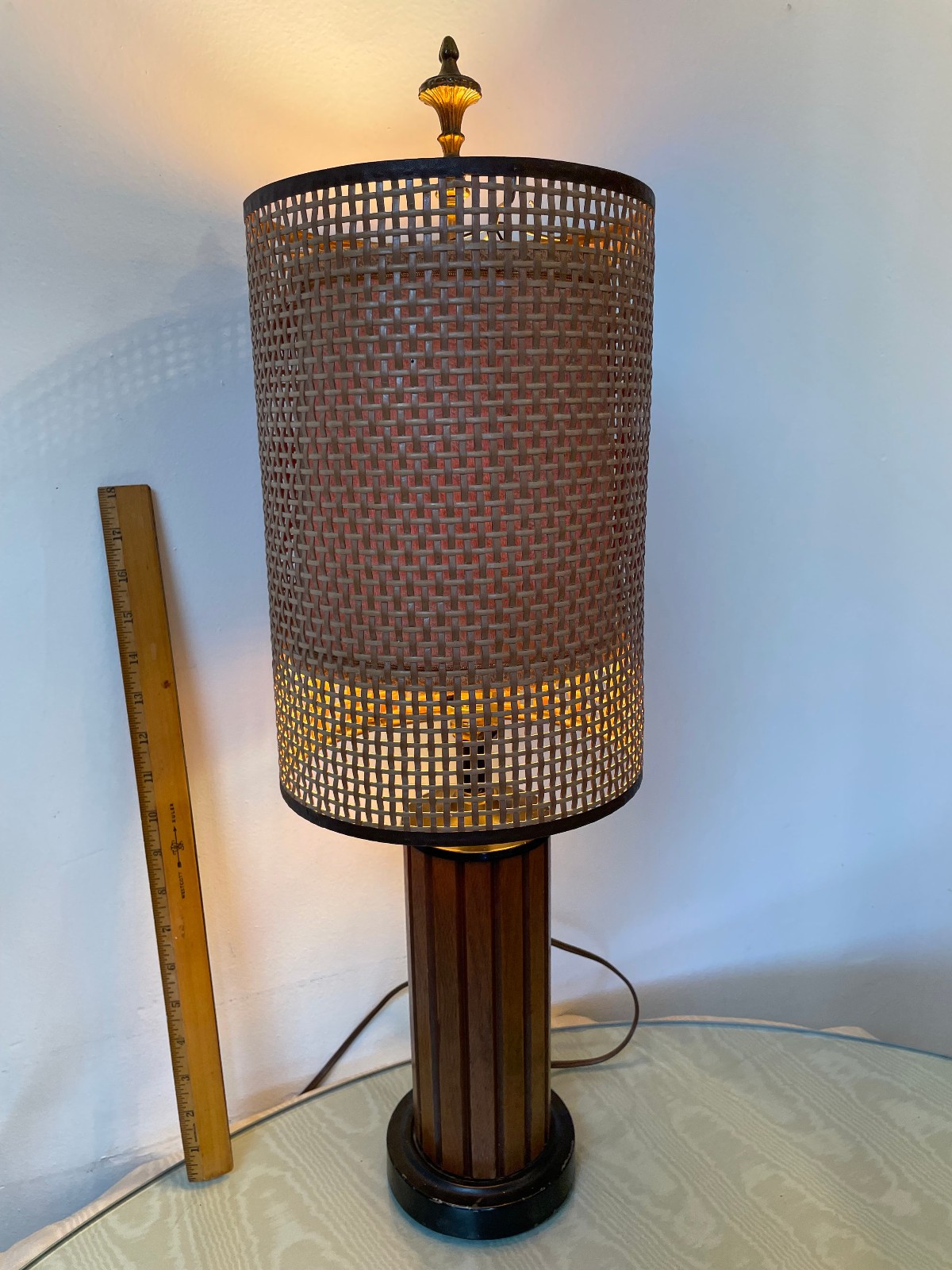 Mid Century Modern Lamp Gruvwood Style Walnut Wood & Metal Table Lamp old Mid Century Modern Lamp Gruvwood Style Walnut Wood & Metal Table Lamp old