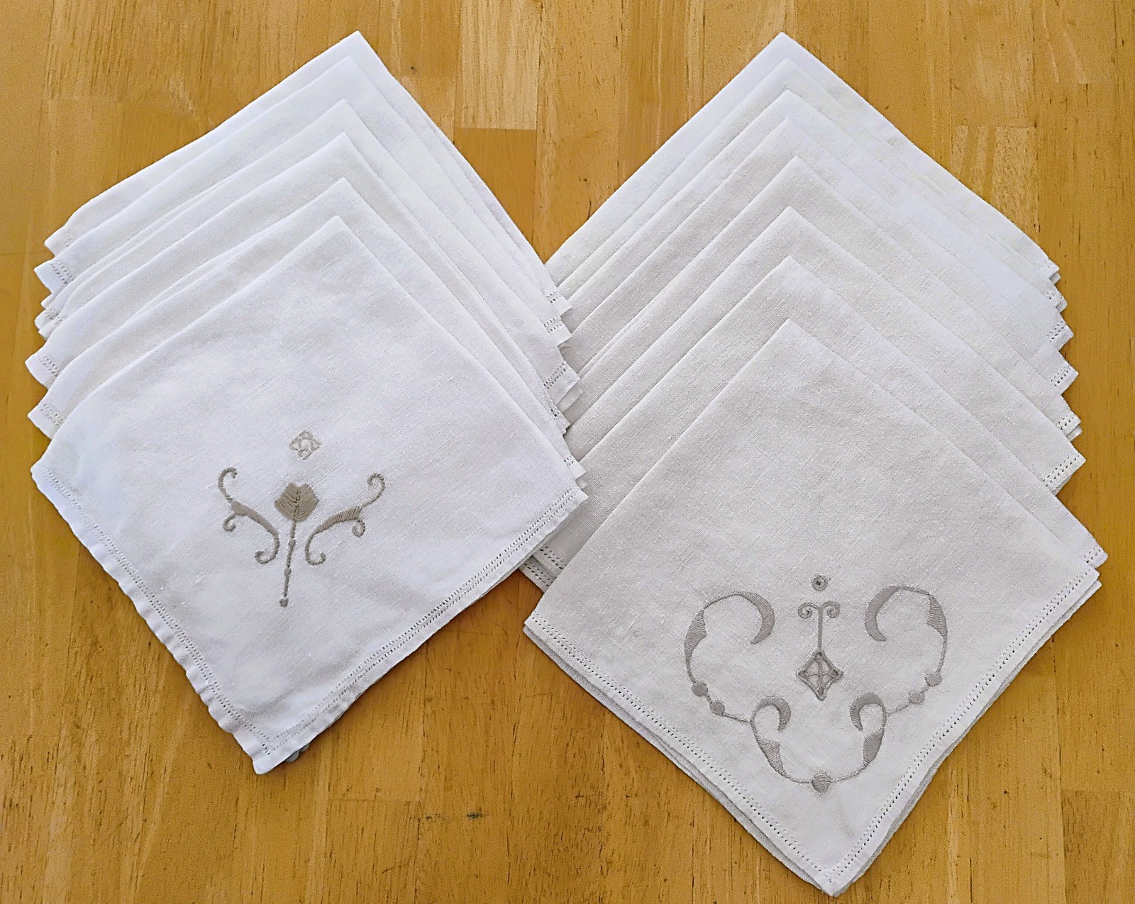 2 sets Vintage Linen Napkins 14\