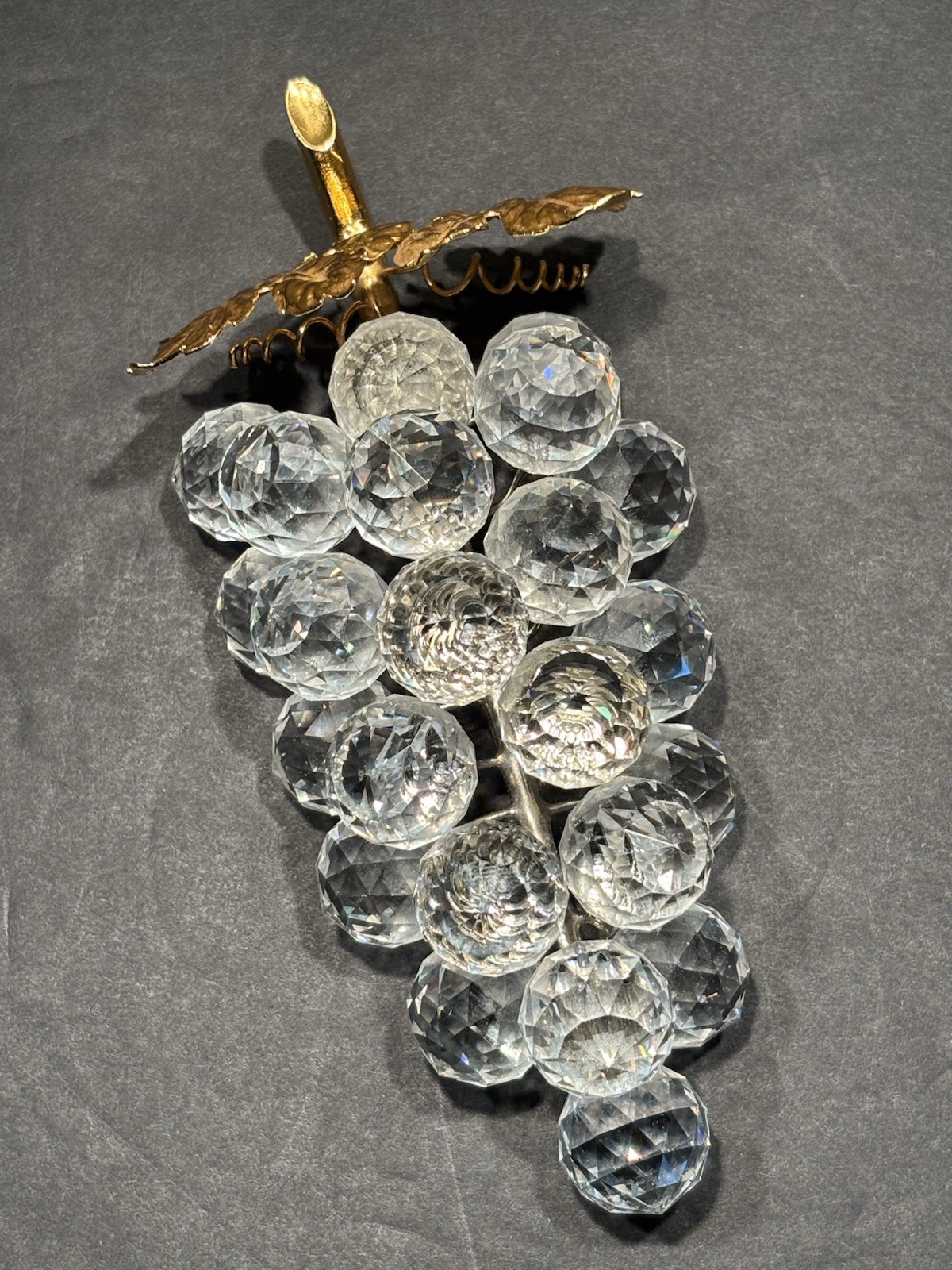 Vintage Swarovski Crystal Hand-Cut 23 Grapes Bunch 6.5 Inches Long Exc. Cond. Vintage Swarovski Crystal Hand-Cut 23 Grapes Bunch 6.5 Inches Long Exc. Cond.