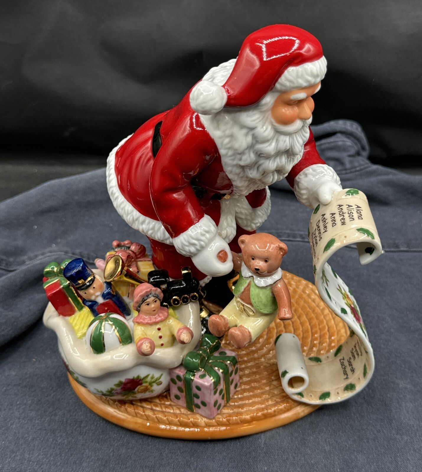 Royal Albert Old Country Roses Santa's List #911/1000 Limited Edition SIGNED
