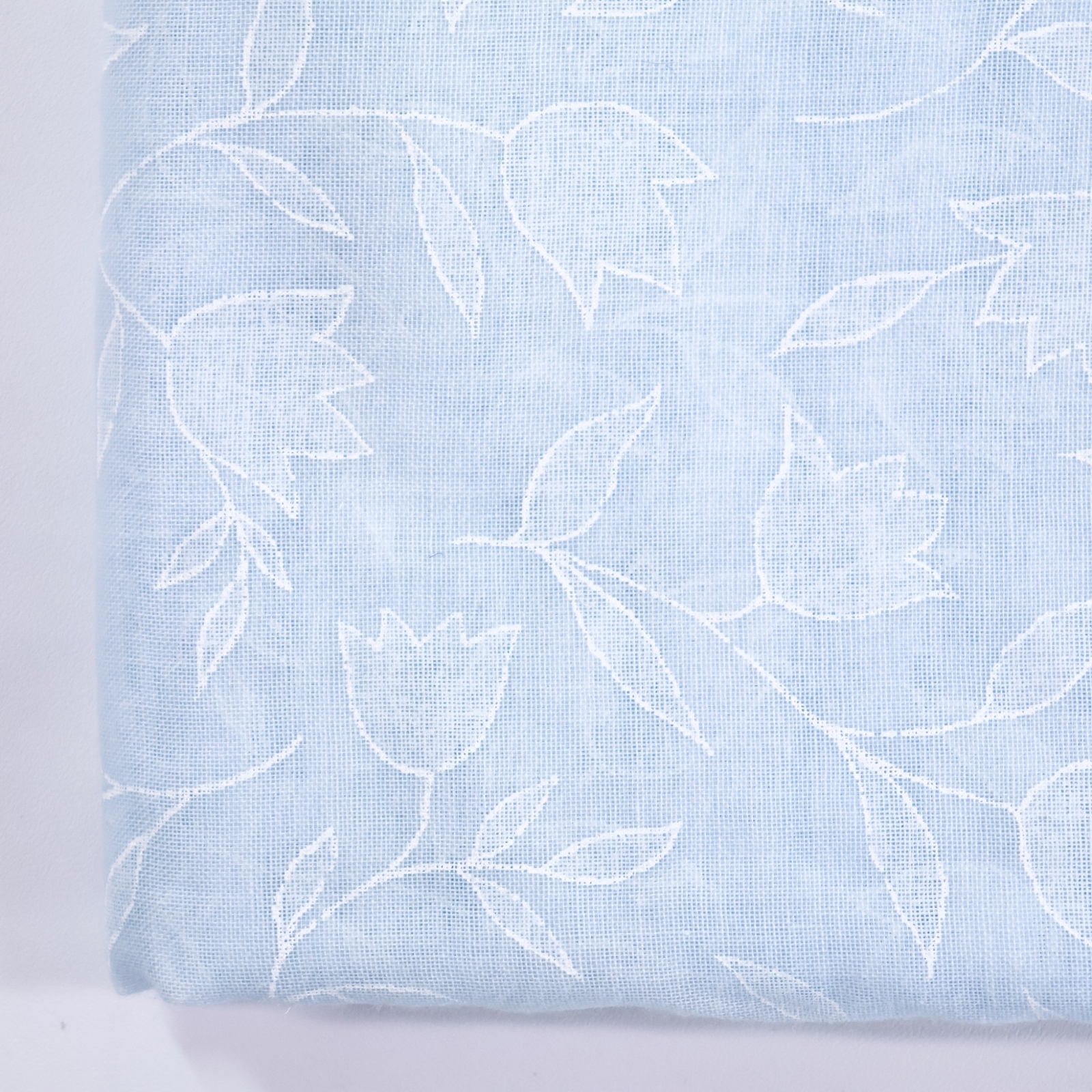 Vtg Cotton Fabric Yardage 1950s Blue White Sheer Dressmaking Floral 46x144 Old