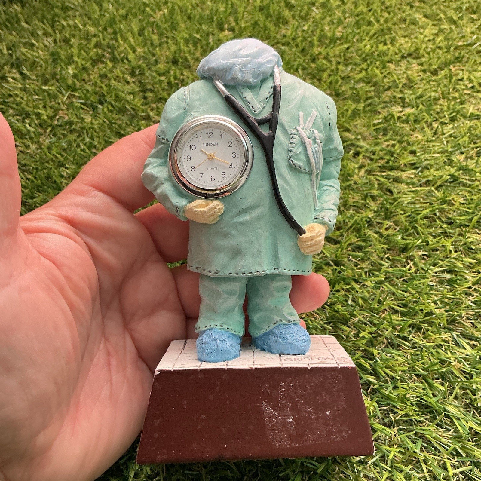 Vintage 1997 Giuseppi Doctor Figurine Linden Quartz Desk Clock Medical Decor