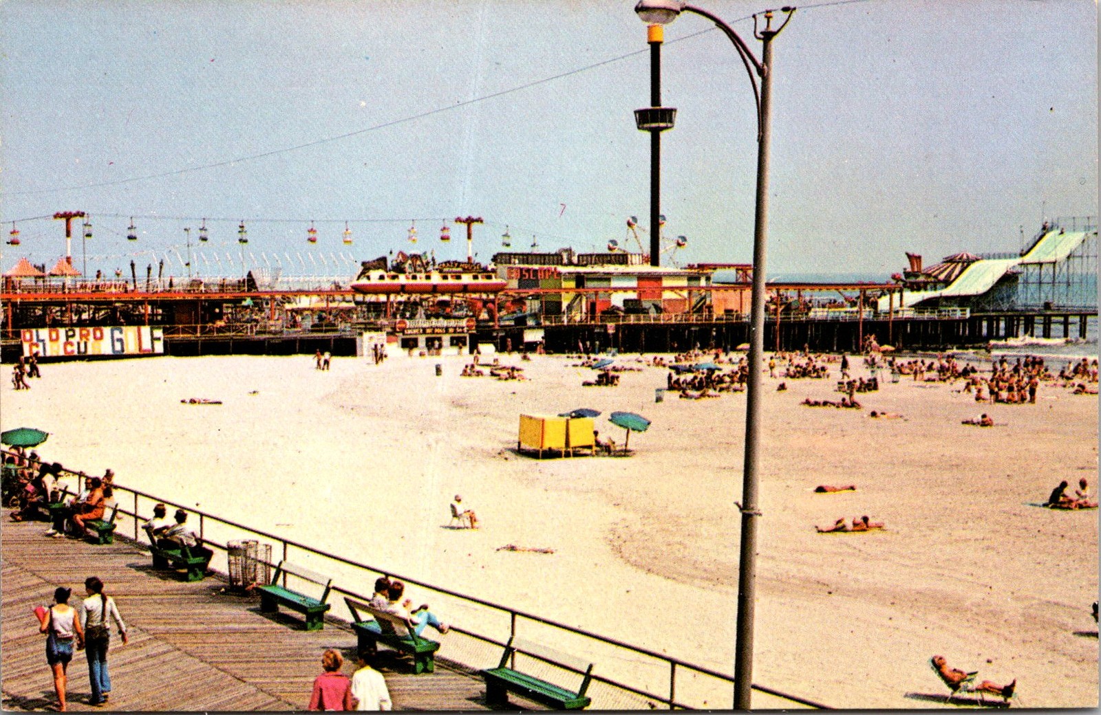 Wildwood by the Sea NJ Boardwalk Beach Amusements Vintage Postcard 5P21-18