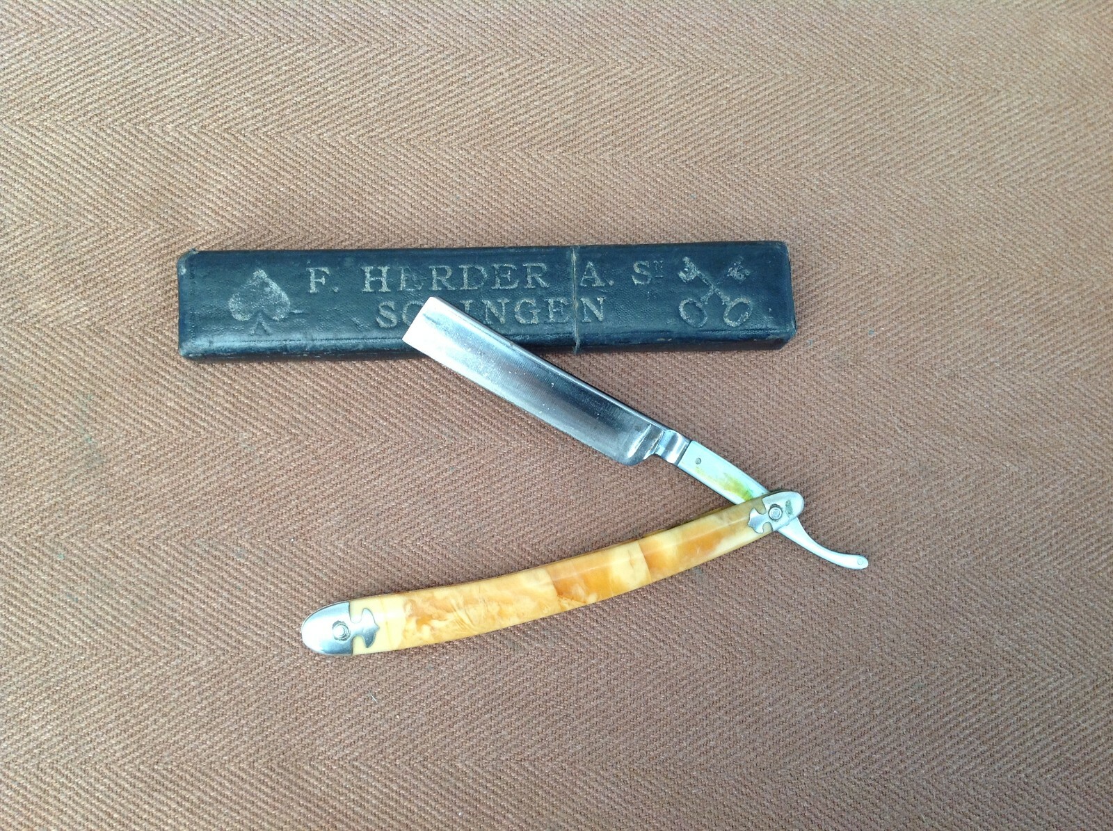 F Herder & S Solingen Straight Razor in Box, Fancy Scales