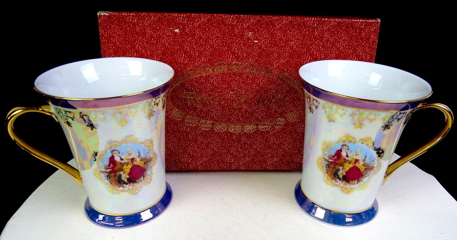 CIB Chinese Porcelain Romeo & Juliet 2pc Mother Of Pearl 4 1/2\