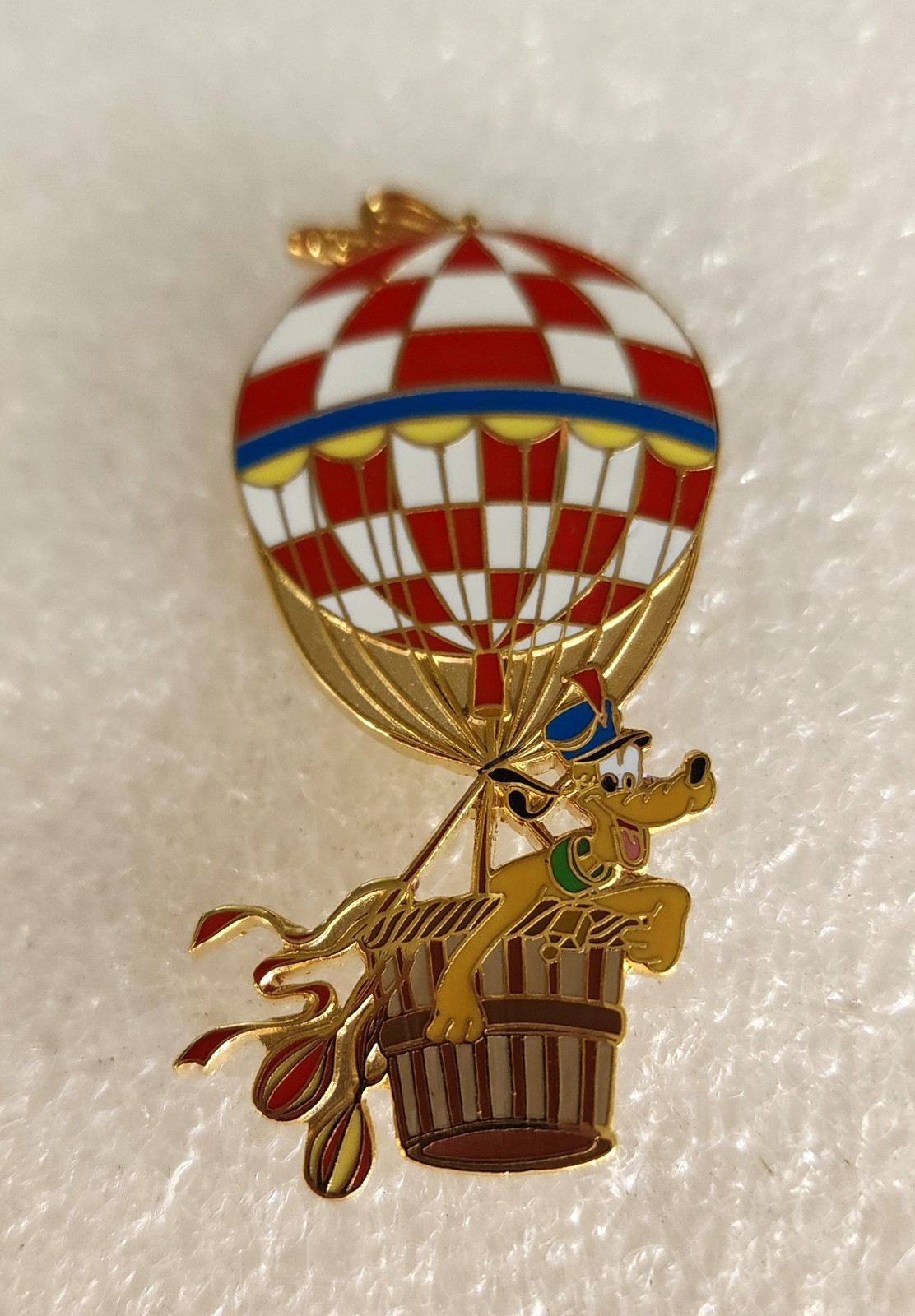 ✨DISNEY AUCTIONS~ PLUTO IN 🤍 CHECKERED❤️ HOT AIR BALLOON~LE 100 PIN-FREE SHPG