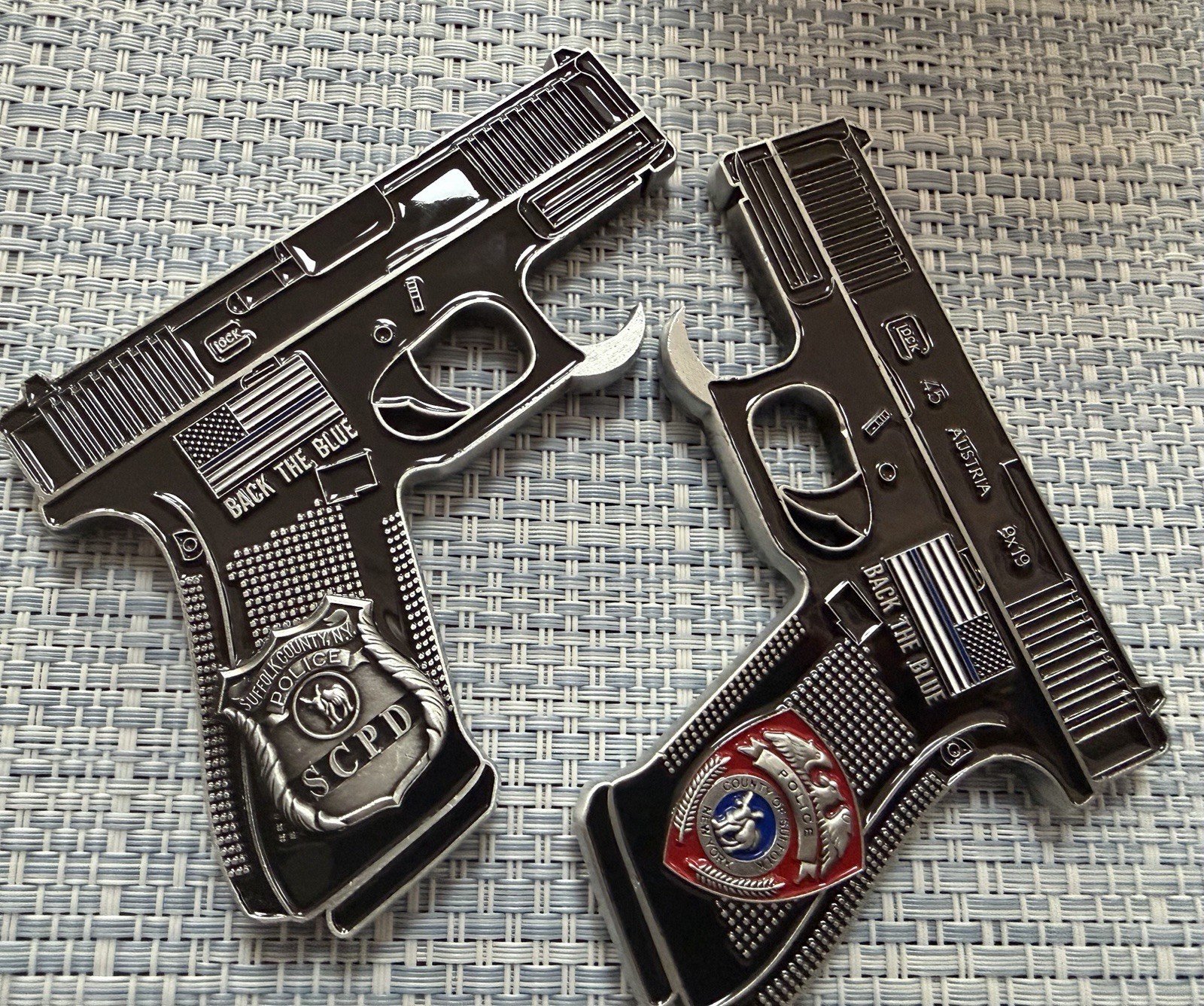 SUFFOLK COUNTY POLICE SCPD GLOCK 9MM SHAPE BOTTLE OPENER CHALLENGE COIN NEW YORK
