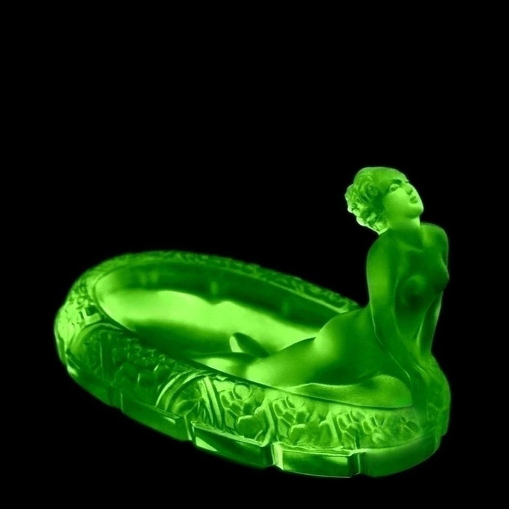 Green Uranium Glass Art Deco Jewelry Bowl 1930' H.Hoffmann by Lalique