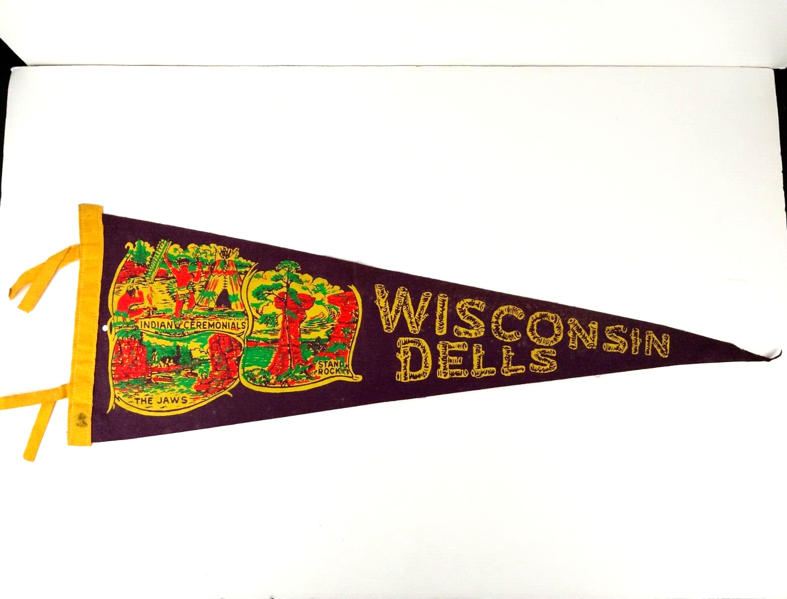 Vintage Wisconsin Dells Felt Pennant Flag Indian Ceremonials Artwork 26.5