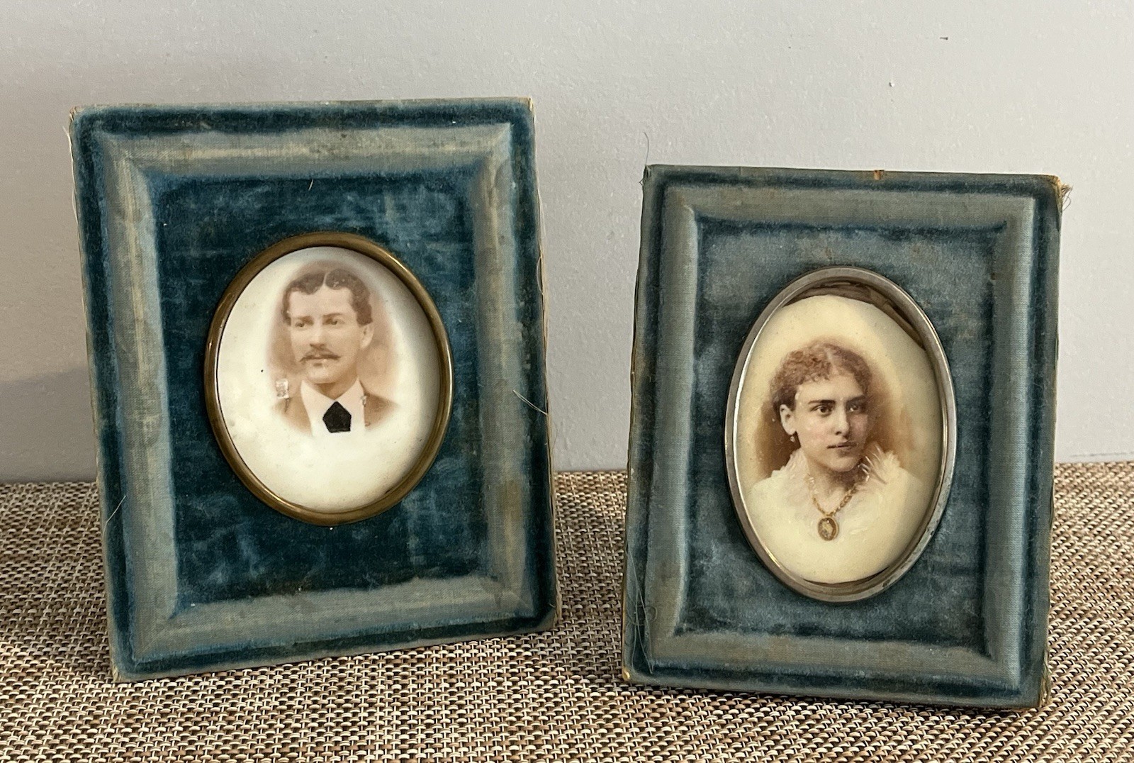 2 Victorian Antique 1889 Picture Frames Blue Velvet Oval New York Fits 3x2.5”