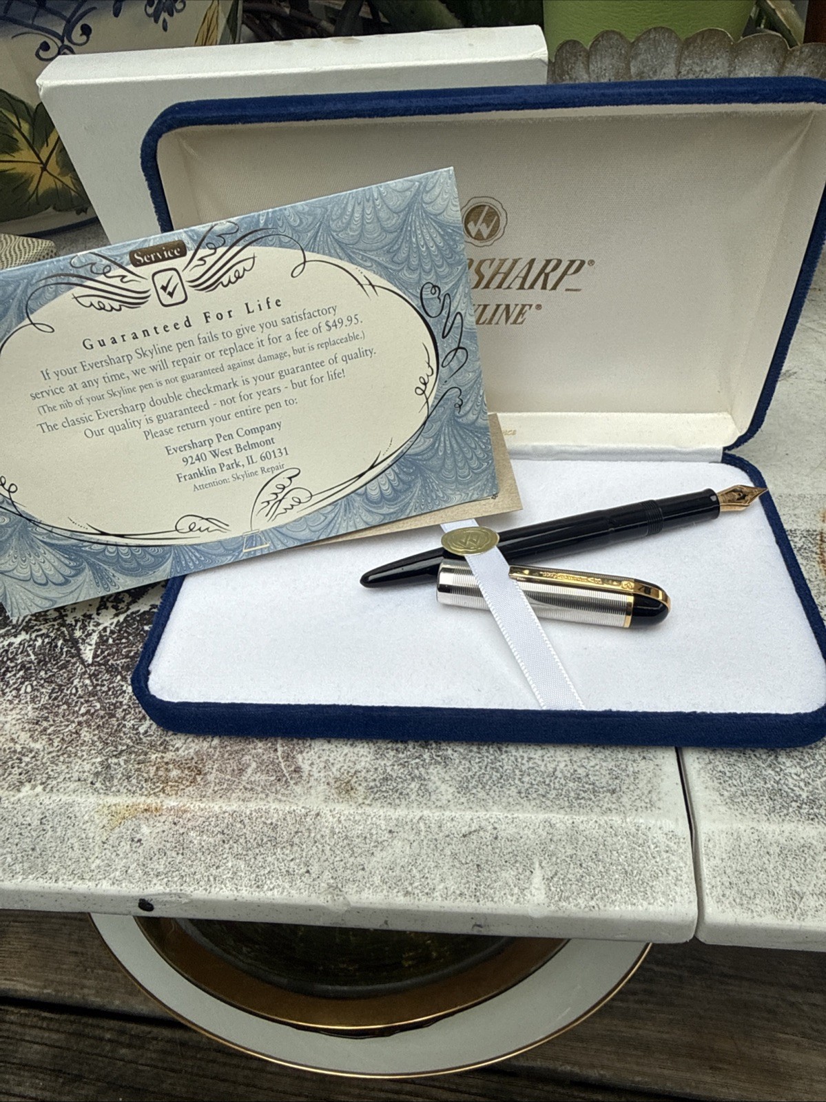 *Rare* Vintage Eversharp Skyline Gold & Black Fountain Pen w/ 14K Never Inked