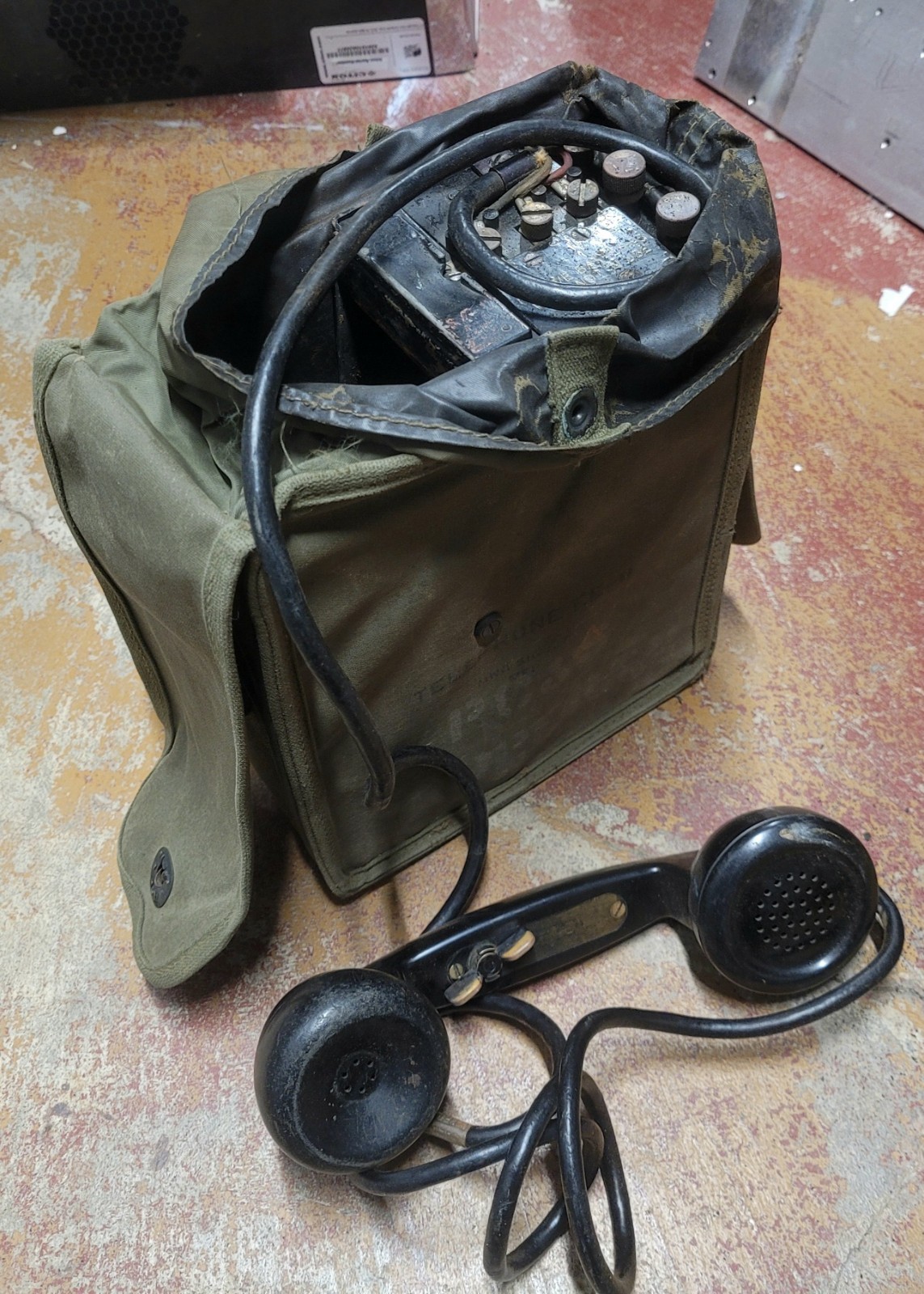VINTAGE WWII Era Military US Army Field Phone EE-8 & TS-9-E Handset &Canvas Case