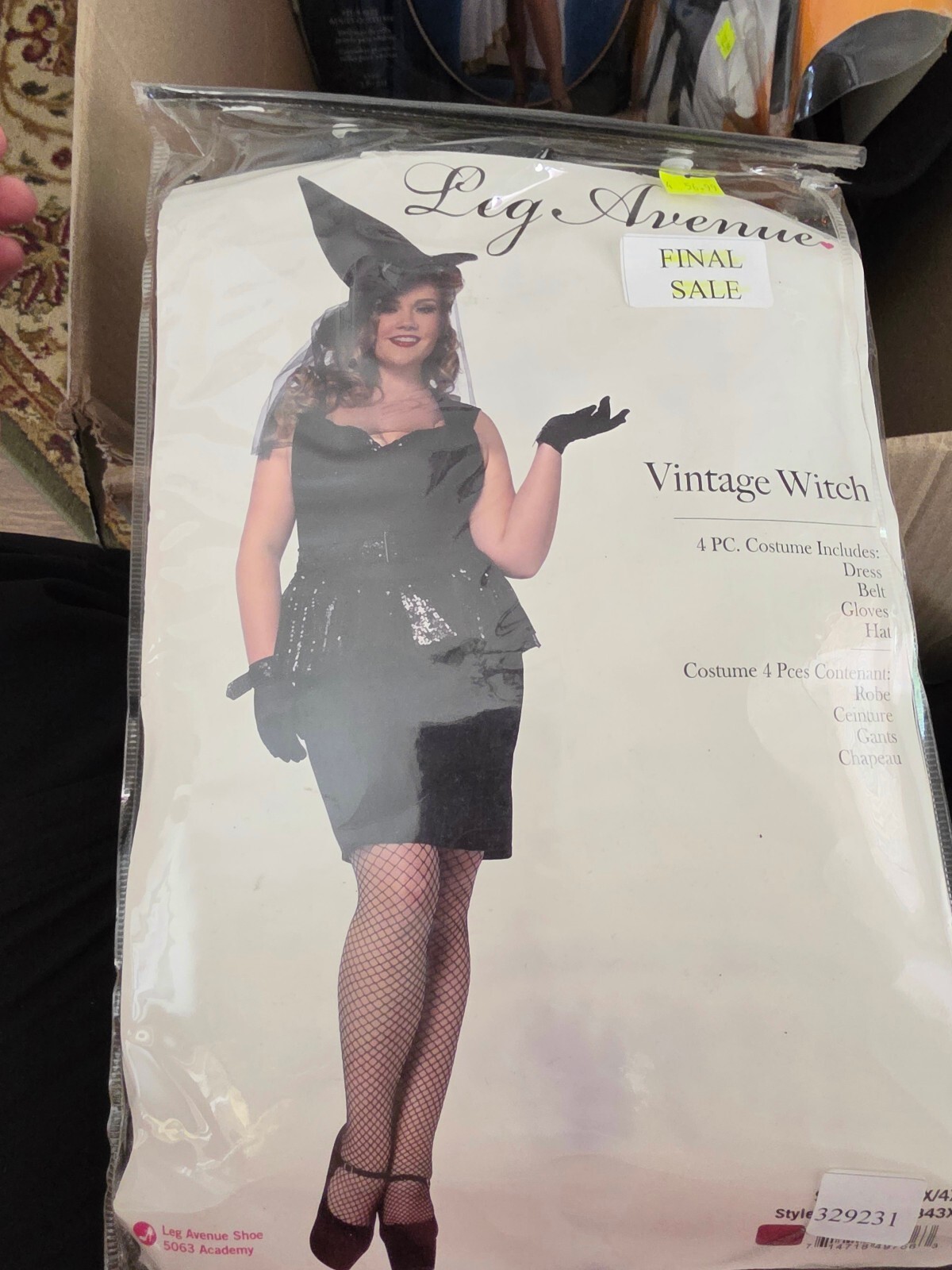 Leg Avenue Vintage Witch 4-Piece Costume