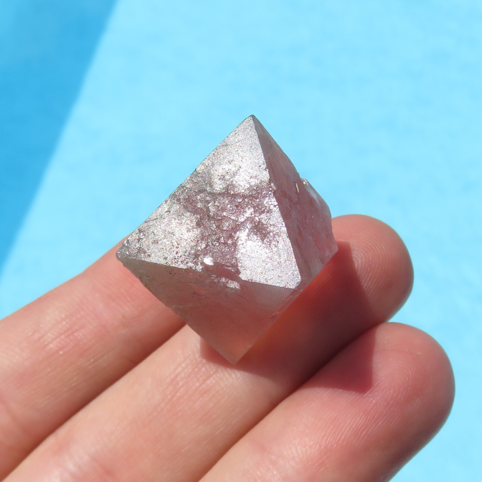 Minerals *** PINK FLUORITE OCTAHEDRAL China - NEW FIND