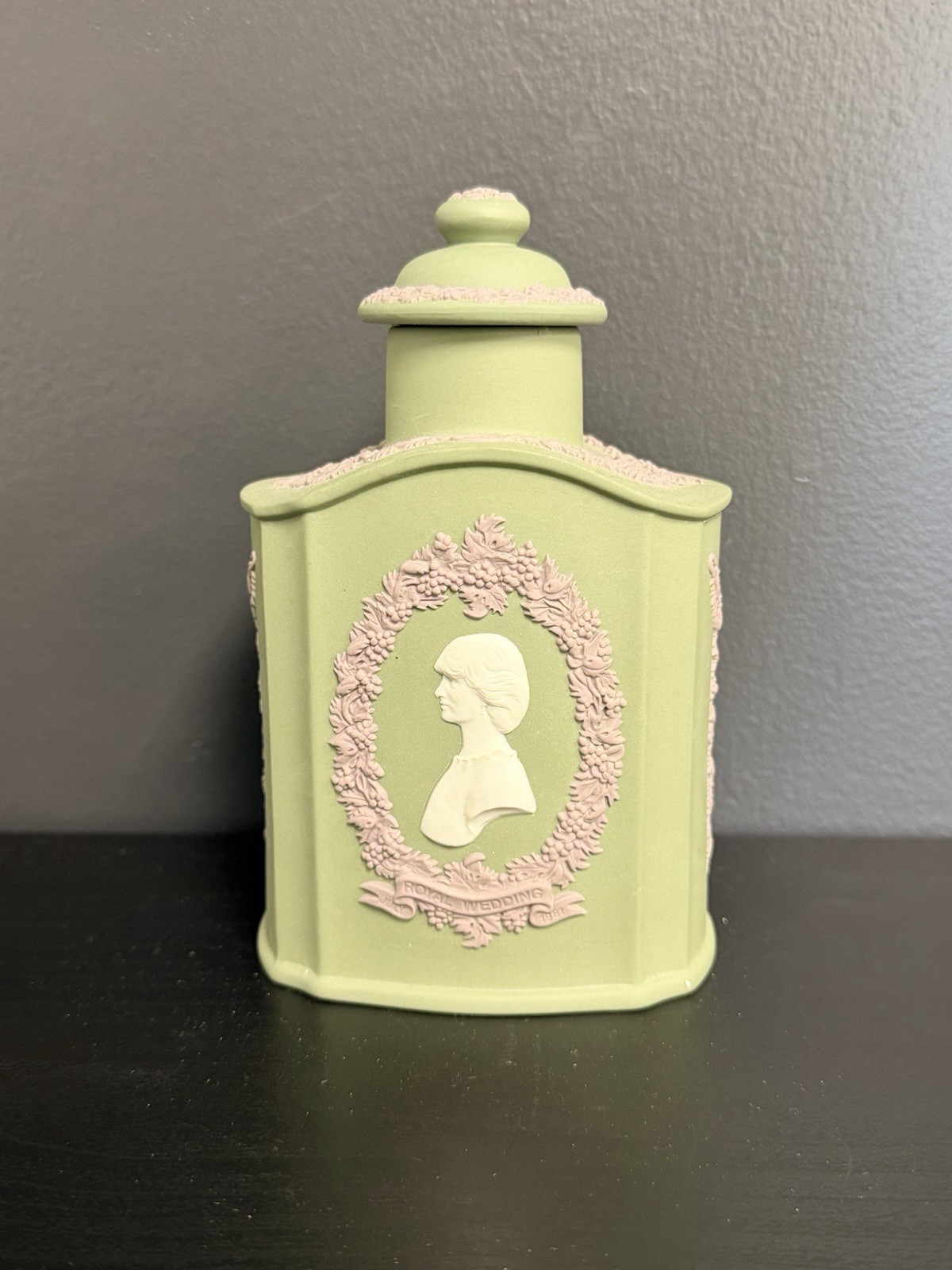 WEDGWOOD TRICOLOR LILAC JASPERWARE DIANA CHARLES ROYAL WEDDING TEA CADDY LE 1000