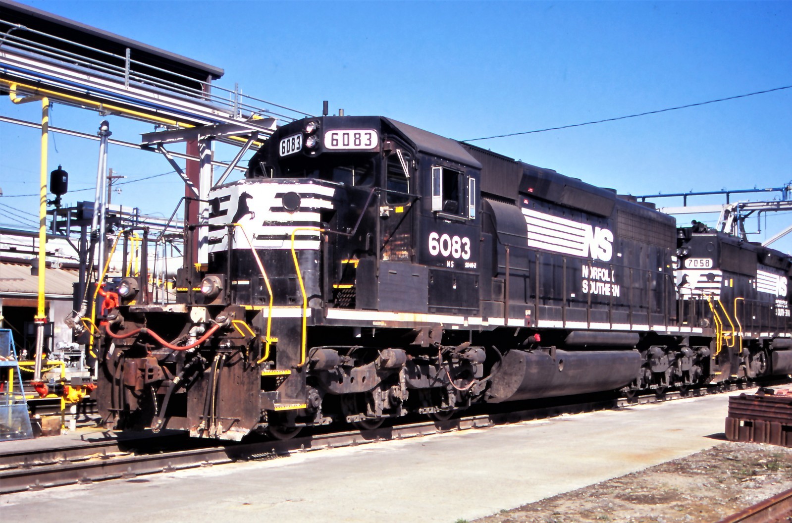 NORFOLK SOUTHERN (NS) SD40-2 6083 Original slide--Ex. Norfolk & Western (NW)