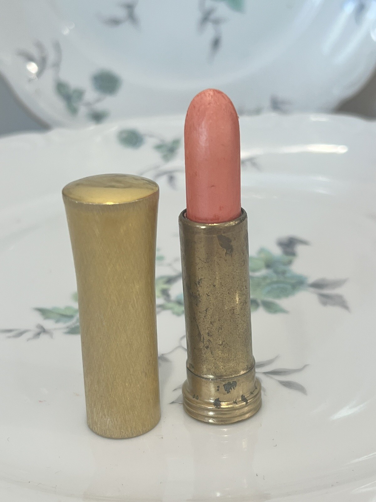 VINTAGE R.H. COSMETICS N.Y. COLLECTIBLE GOLD METAL TUBE LIPSTICK LIGHT PINK NEW