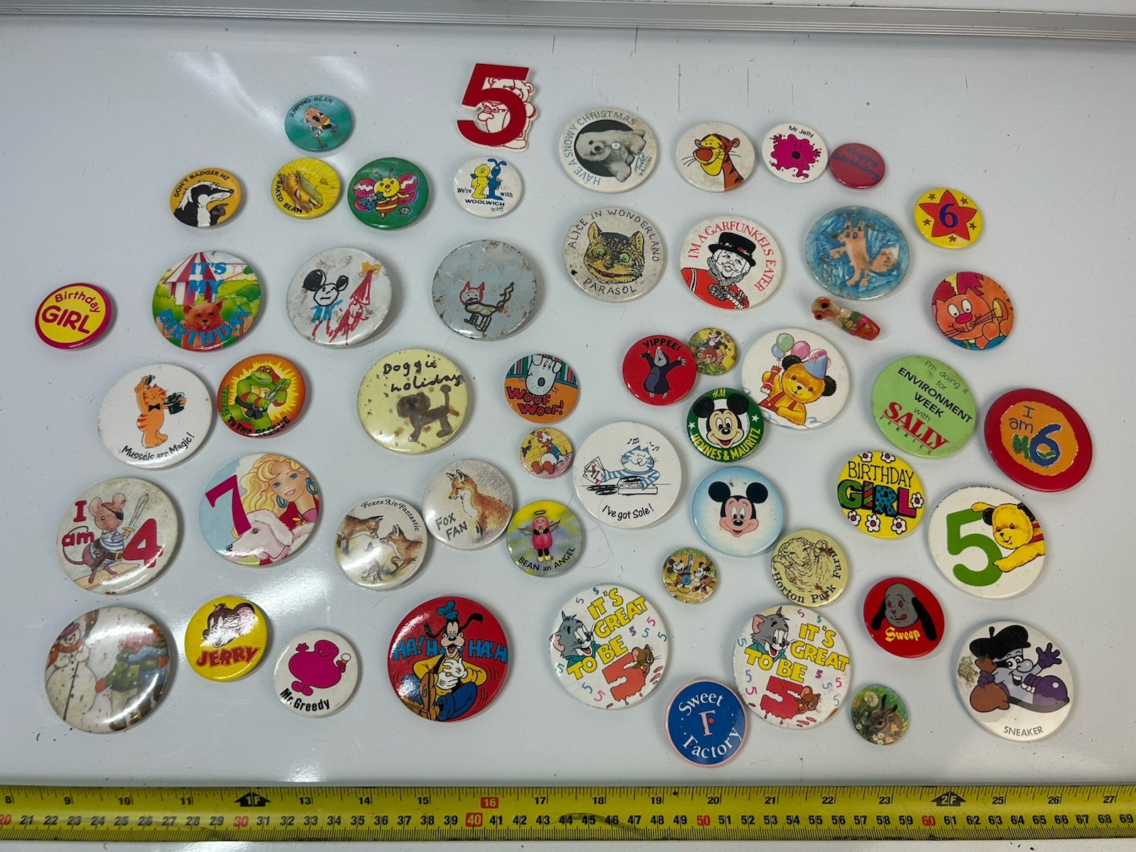 Large Job Lot of Vintage Pin Badges Cartoon Characters Advertising Novelty 60+ Large Job Lot of Vintage Pin Badges Cartoon Characters Advertising Novelty 60+