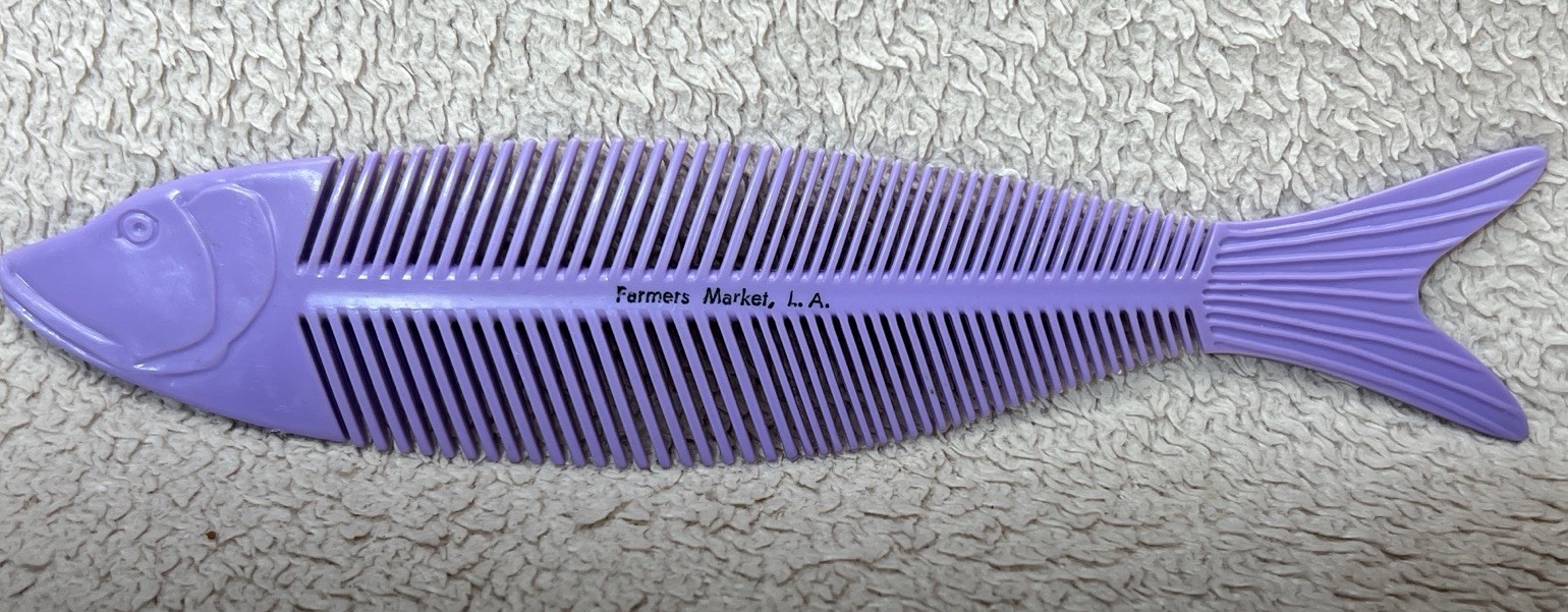 Vintage Purple Fish Plastic Novelty Comb USA Made Chicago H.F. & CO F