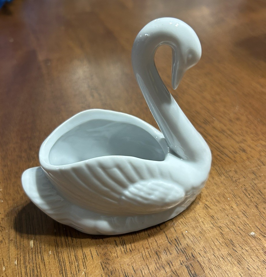 Ceramic White Swan Planter / Soap / Trinket / Jewelry Dish