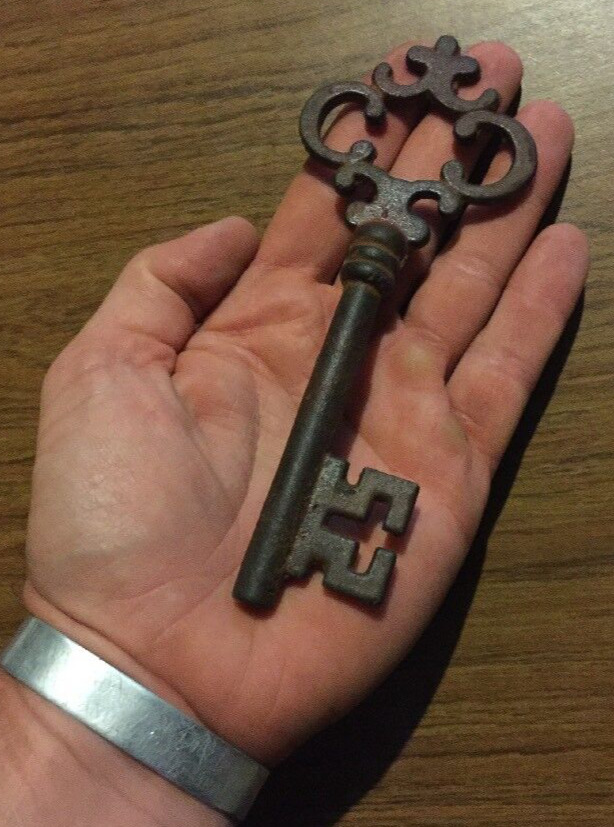 Victorian Skeleton Key Cathedral Cast Iron SOLID METAL Cathedral Master Door WOW