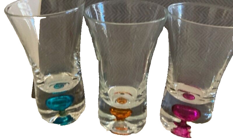 6 Beautiful Shot Glasses with disappointing Photos