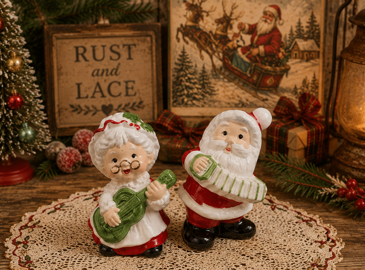 Vintage Mr & Mrs Claus Salt Pepper Shakers Christmas Japan Ceramic Set