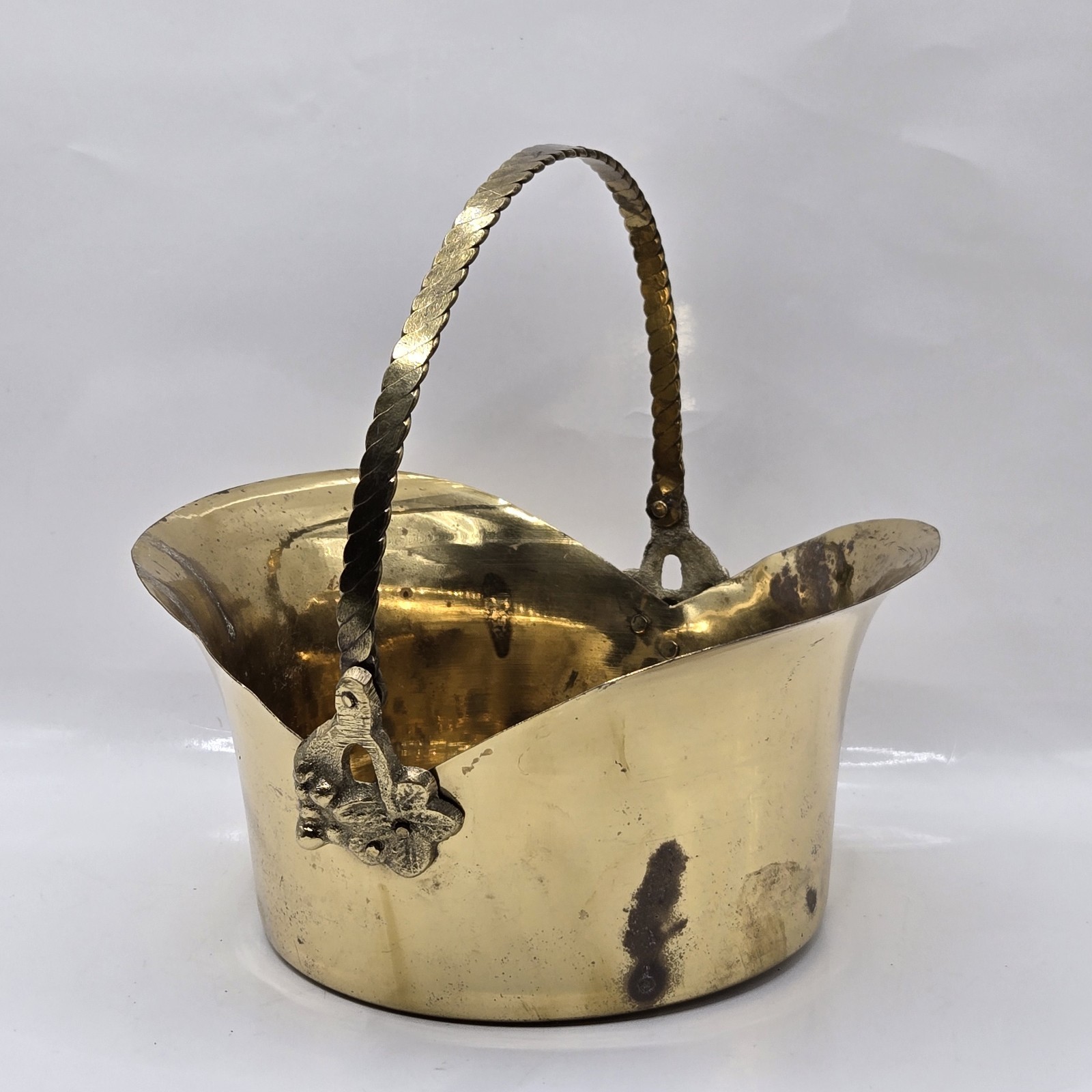 VTG Hosley 1993 Solid Lacquered Brass Basket W Handle 6.75\