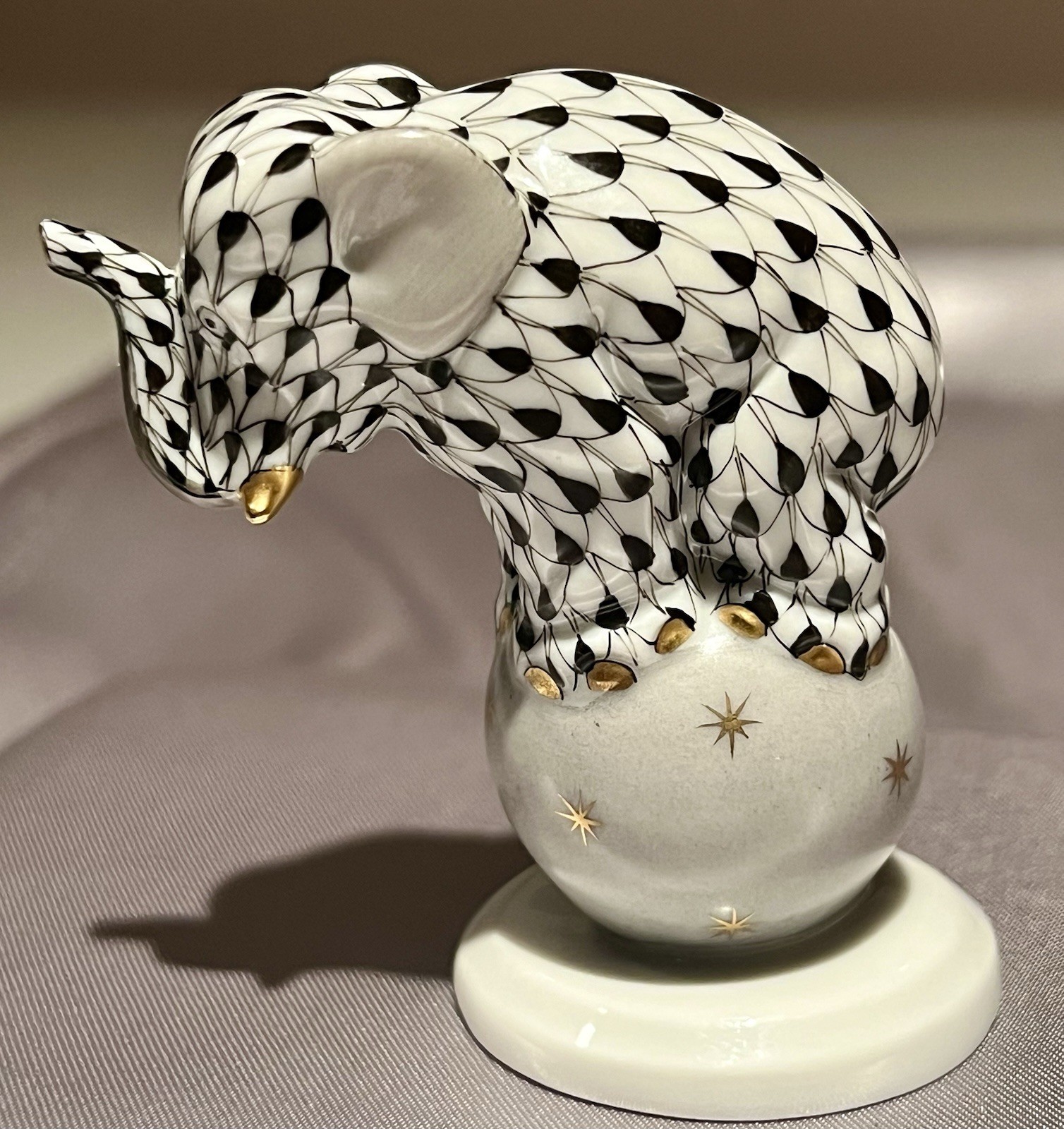 Herend Hungary Elephant on Ball Black Fishnet Porcelain Figurine 5215 Hand Paint