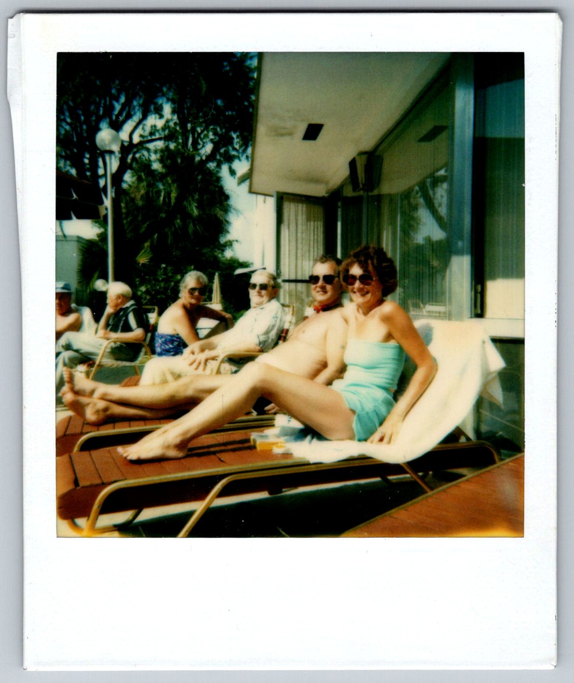 Vtg Polaroid Snapshot Photo People Sunbathing Lounge Chairs Patio Resort Vtg Polaroid Snapshot Photo People Sunbathing Lounge Chairs Patio Resort