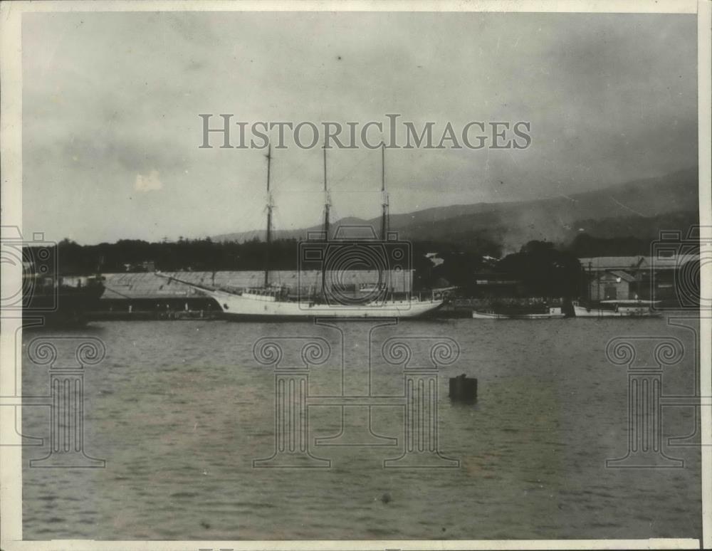 1931 Press Photo Northern Light Boat in Harbor in Papeate Tahiti from Alaska