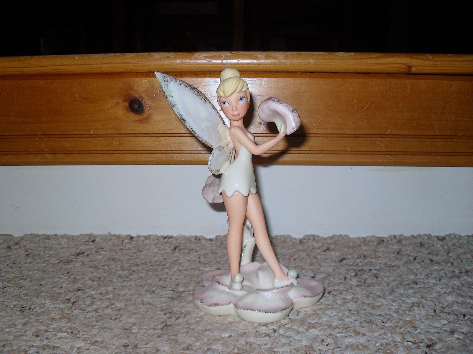 Lenox Pretty Little Pixie Figurine Tinkerbell Disney's Showcase Collection Lenox Pretty Little Pixie Figurine Tinkerbell Disney's Showcase Collection